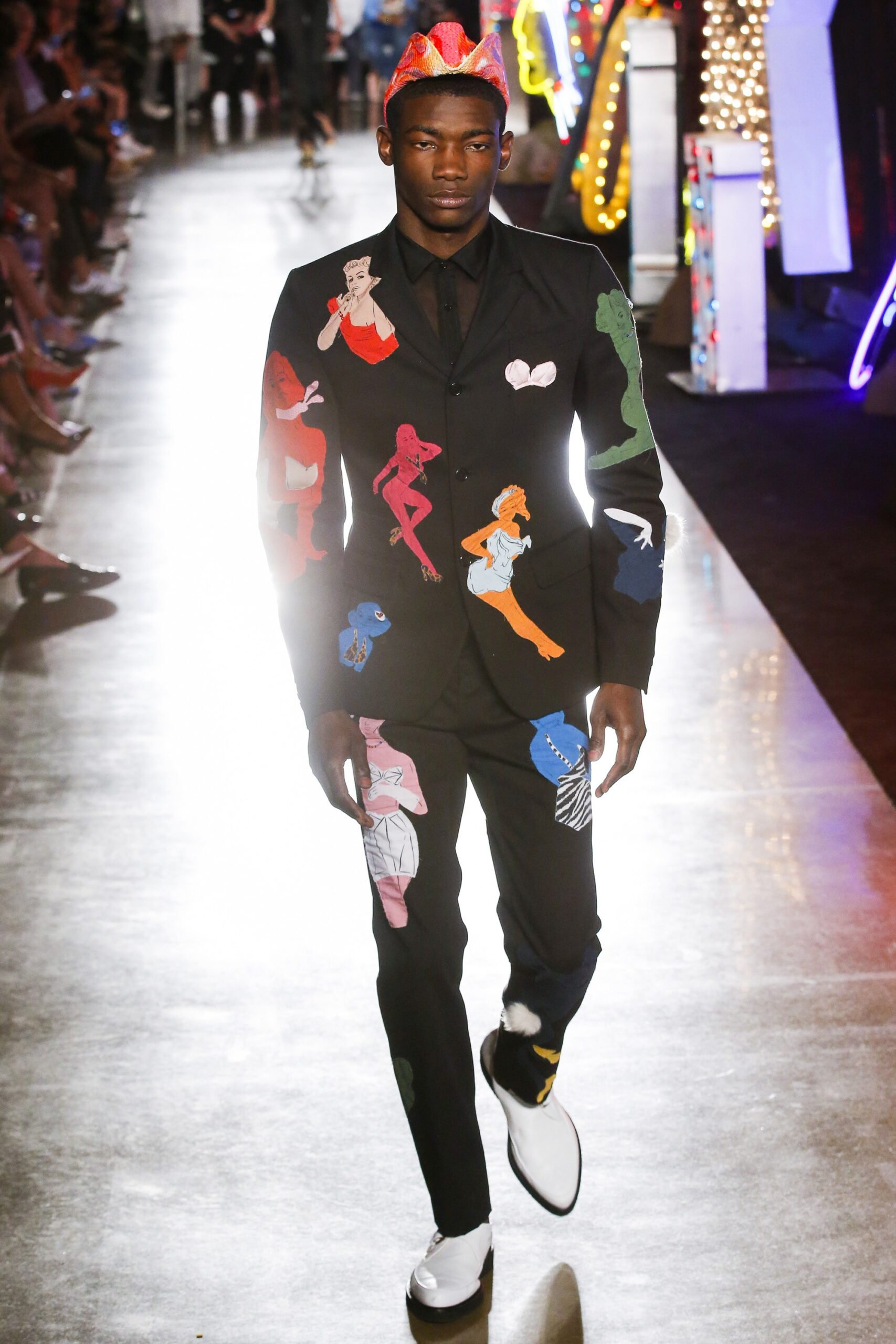 Moschino S/S 18 Menswear Look 58