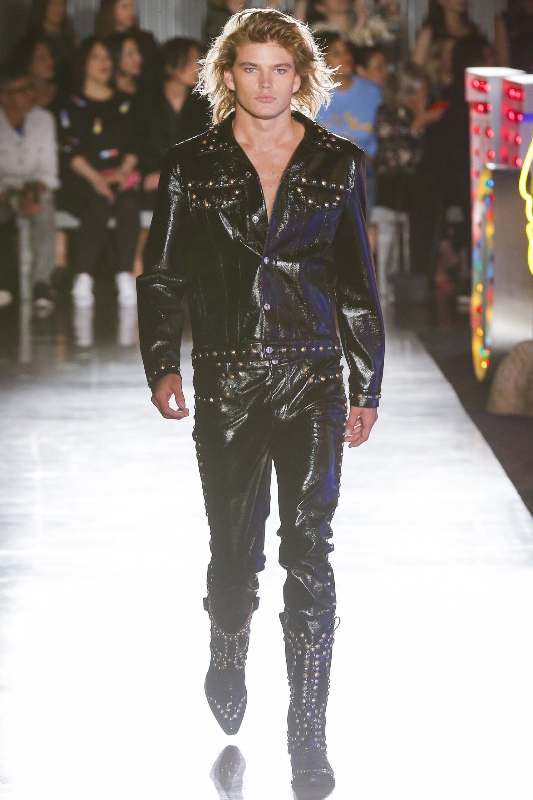 Moschino S/S 18 Menswear Look 60