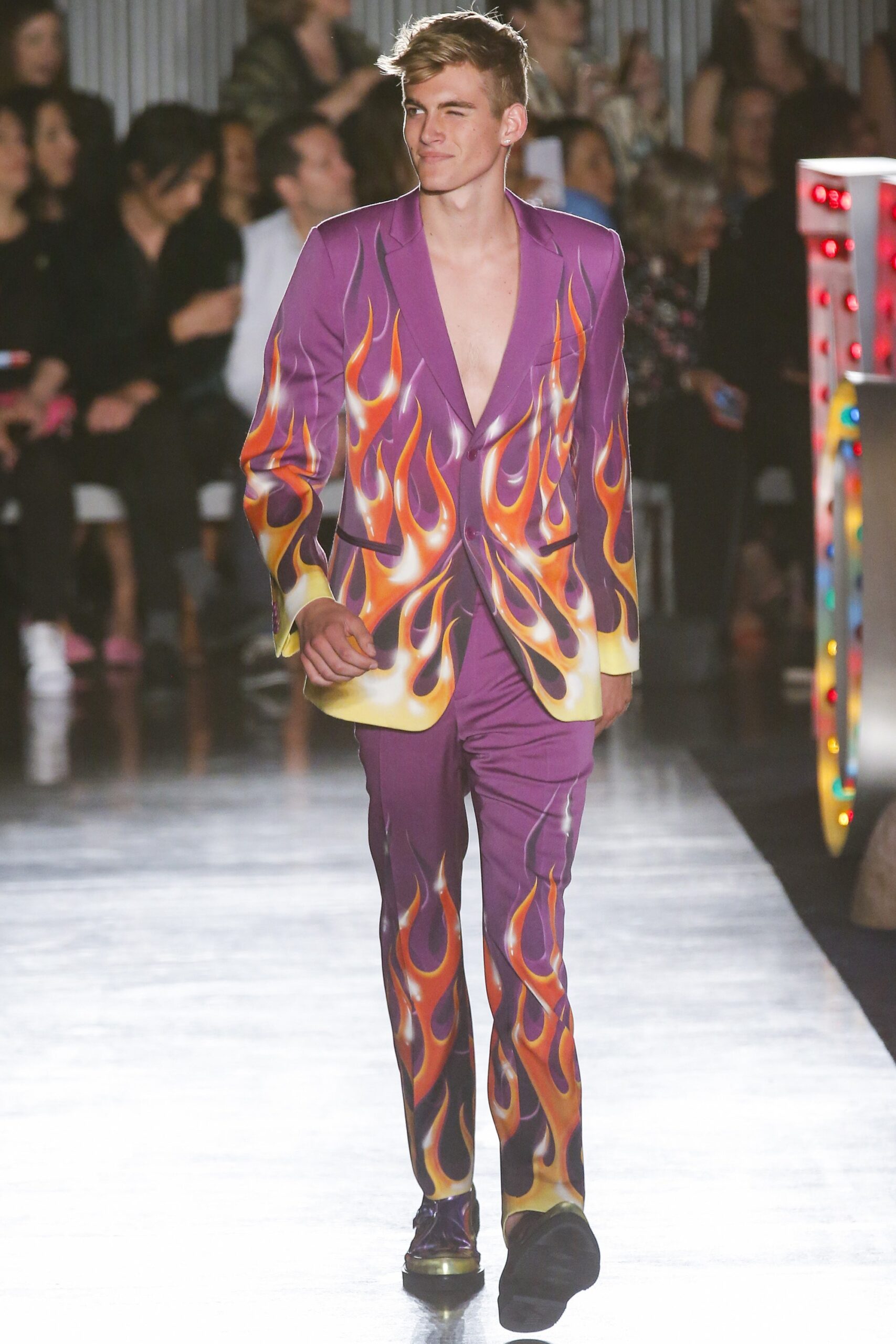 Moschino S/S 18 Menswear Look 66