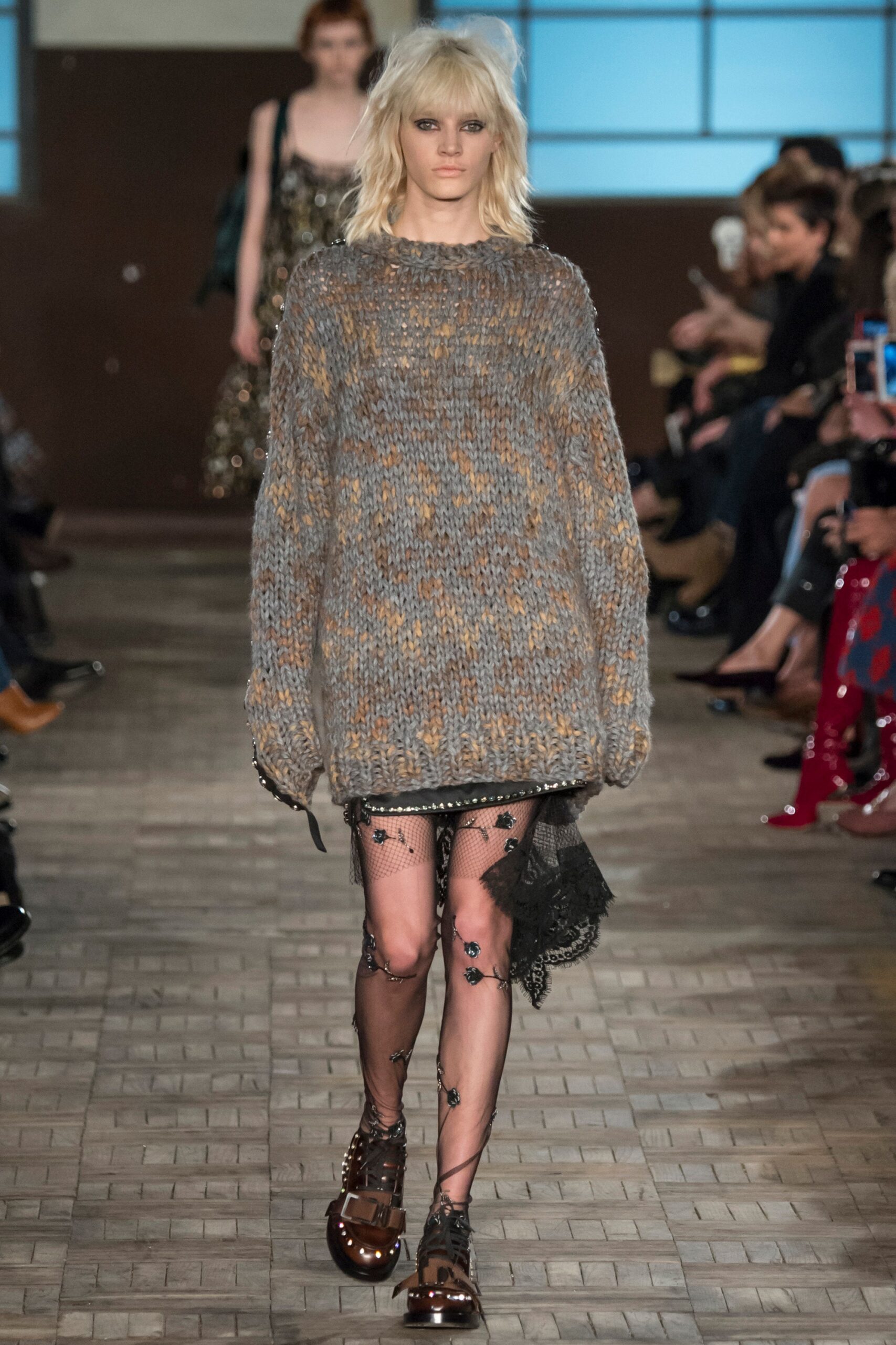 No. 21 F/W 16 Look 2
