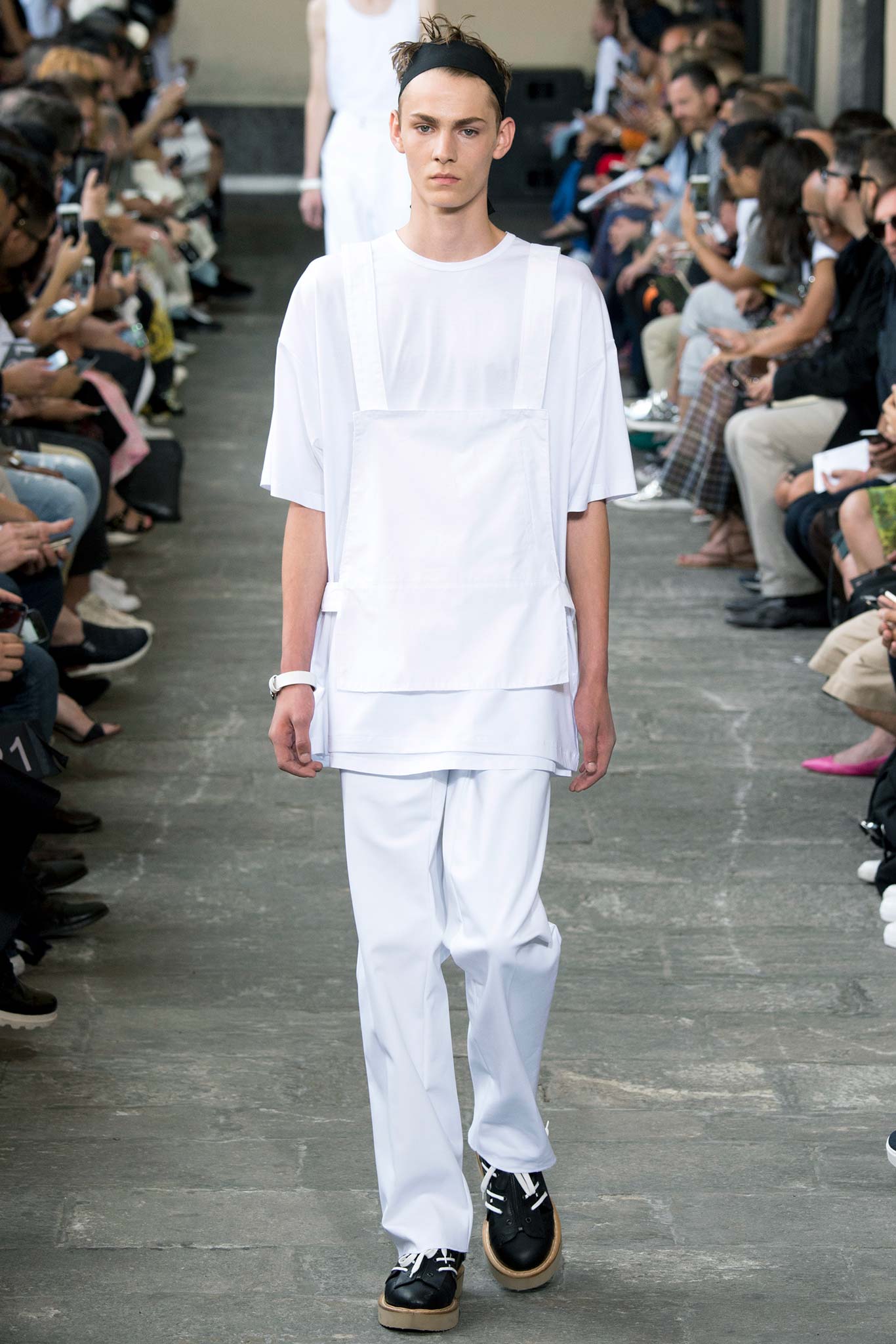 No. 21 S/S 16 Menswear Look 1