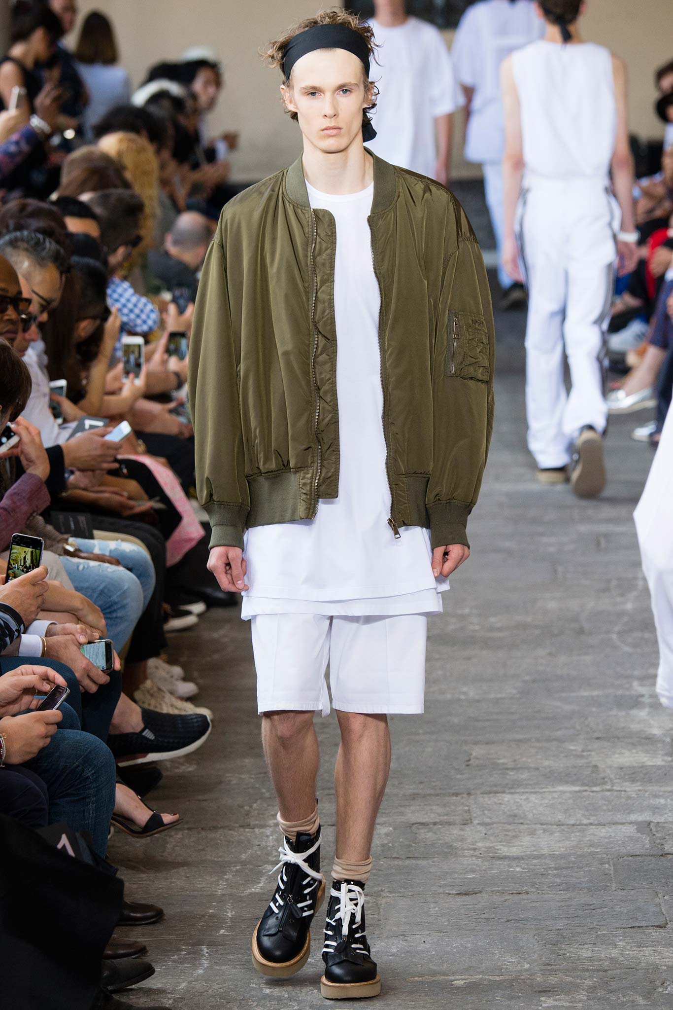 No. 21 S/S 16 Menswear Look 4