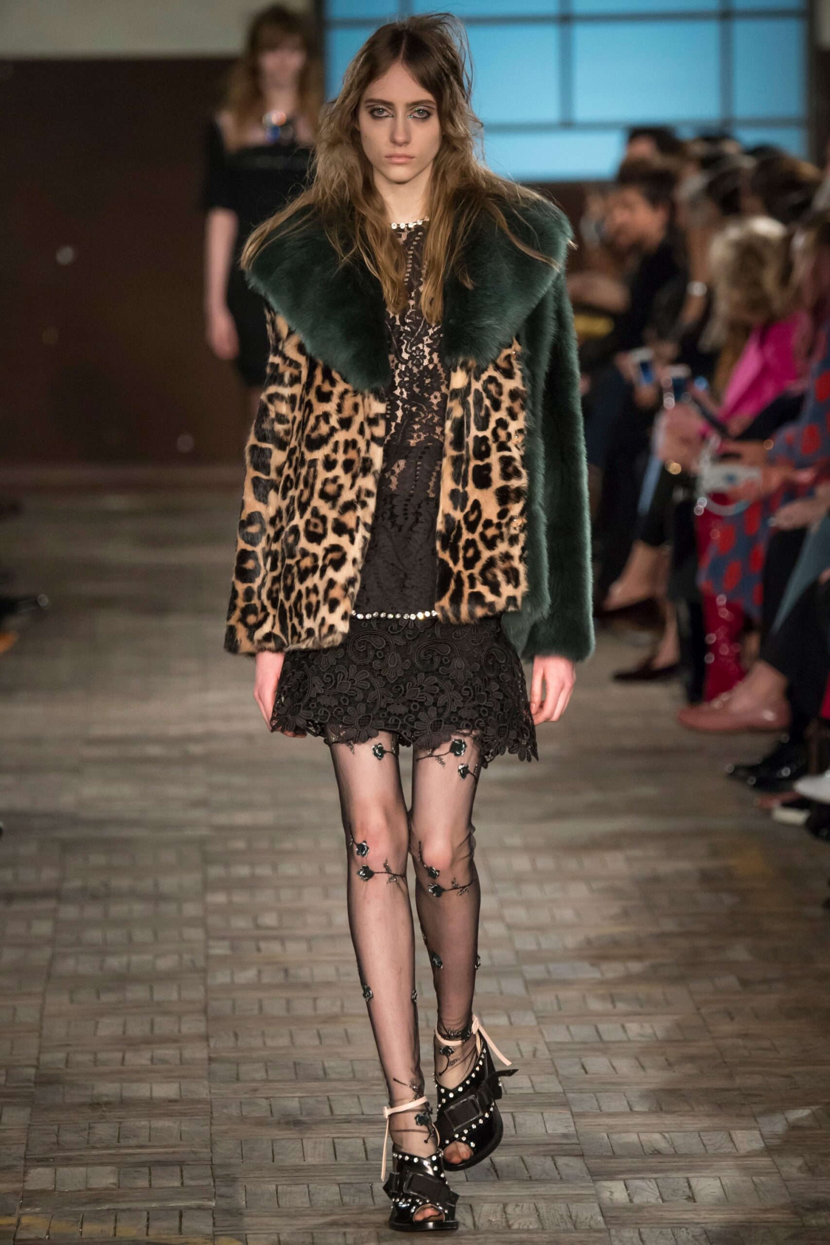 No. 21 F/W 16 Look 13