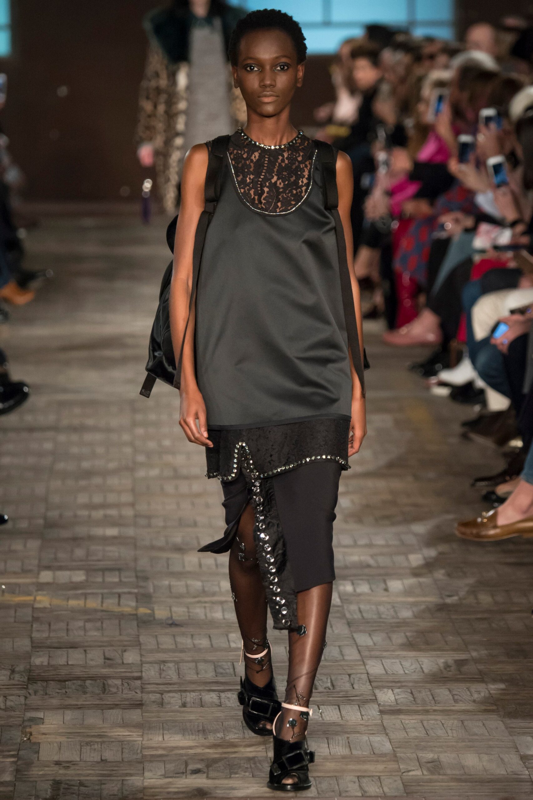 No. 21 F/W 16 Look 16