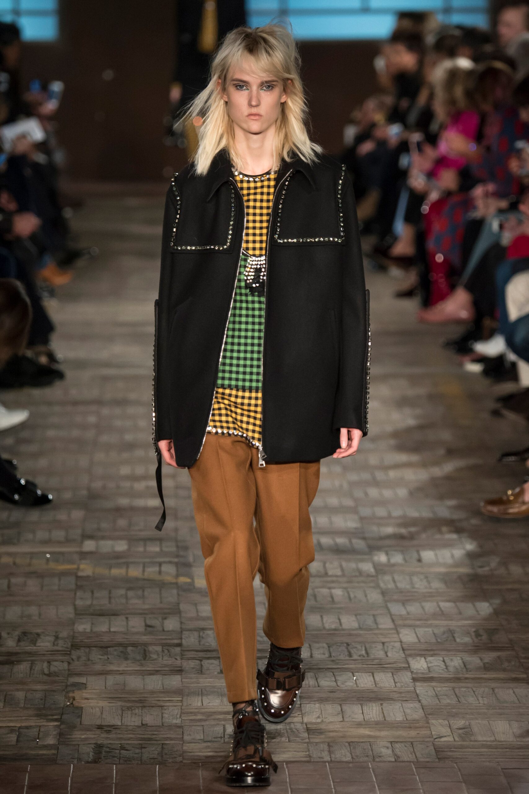No. 21 F/W 16 Look 27