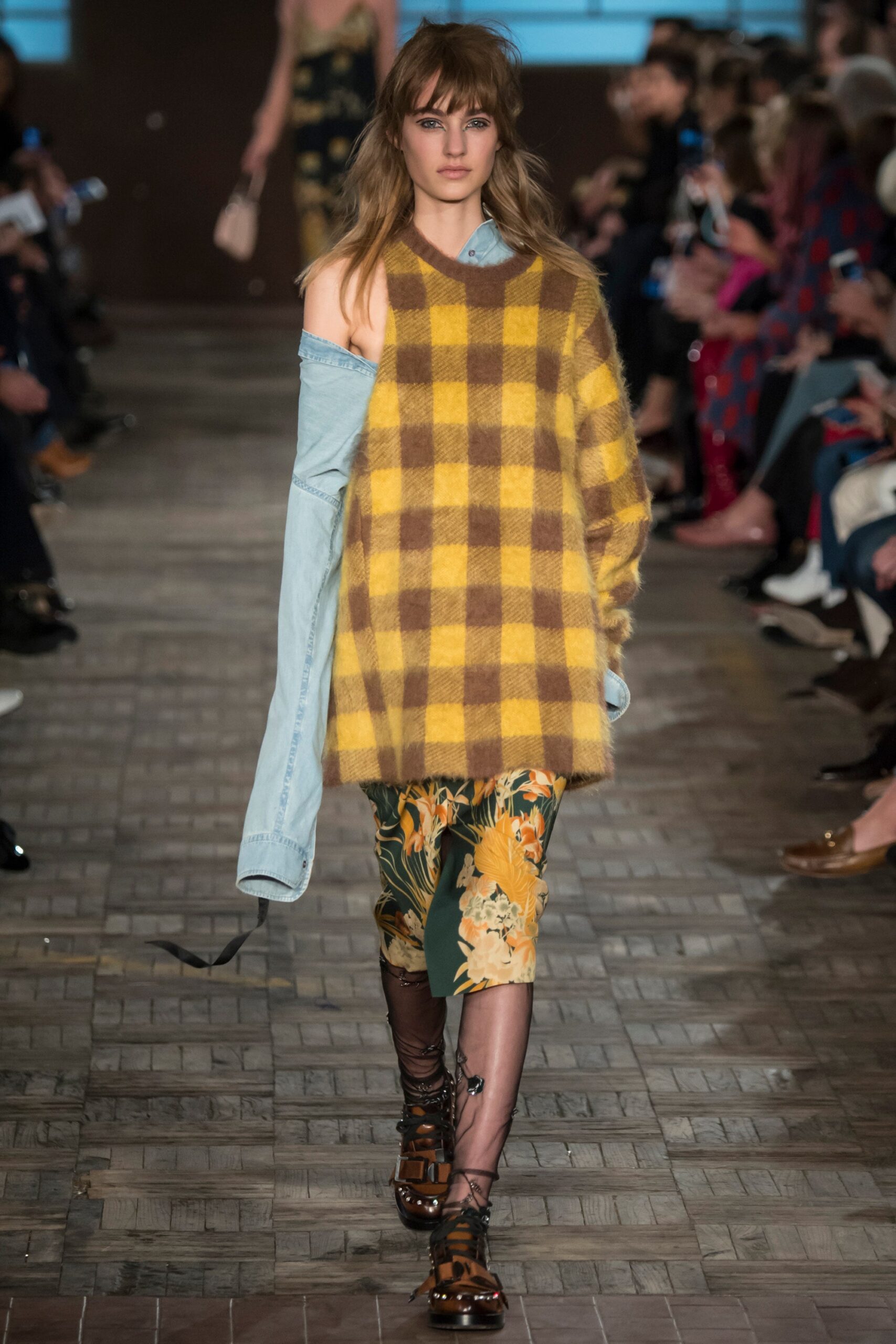 No. 21 F/W 16 Look 33