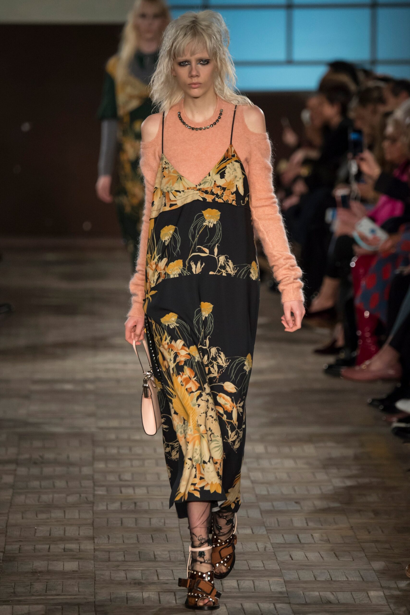 No. 21 F/W 16 Look 34