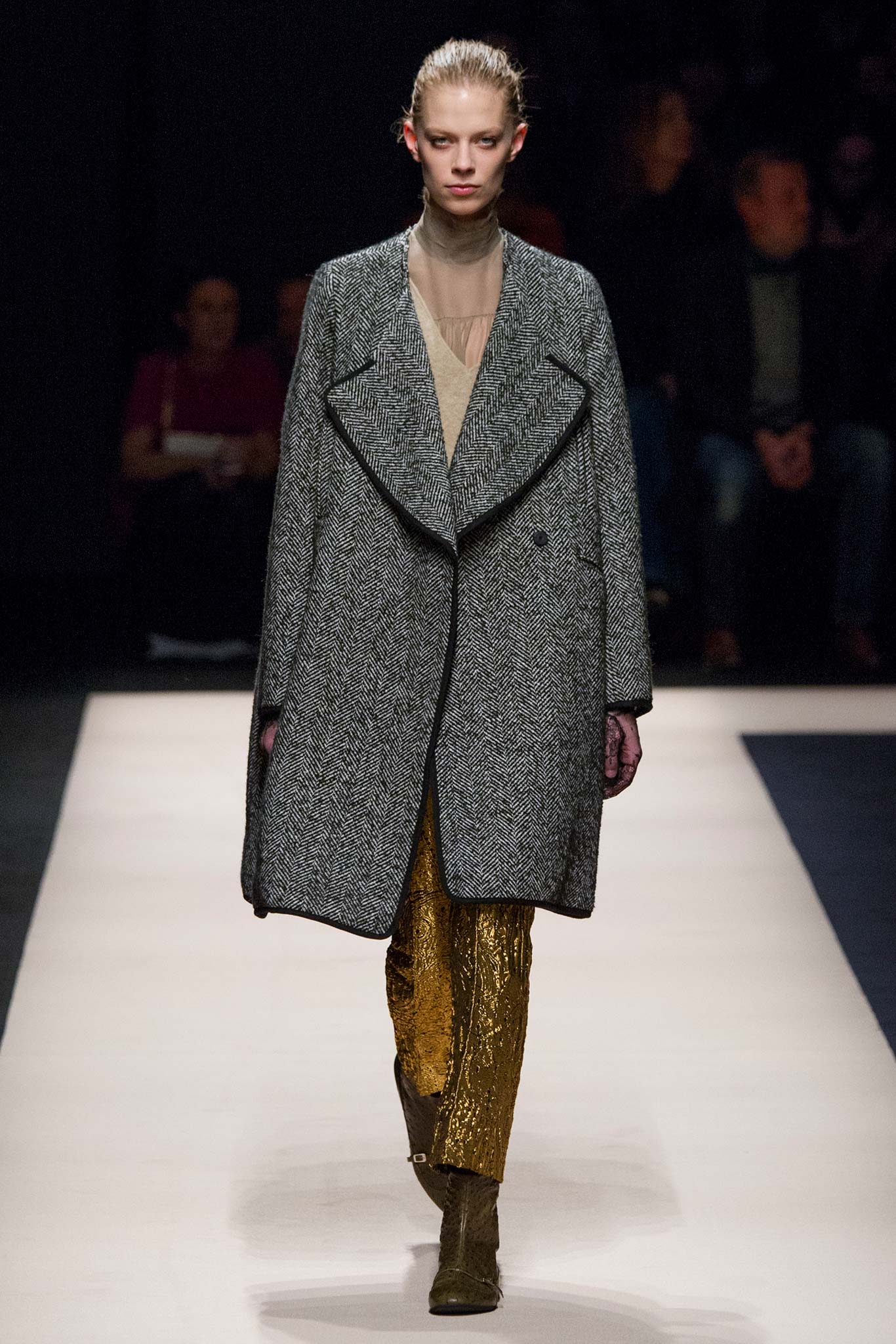 No. 21 F/W 15 Look 1