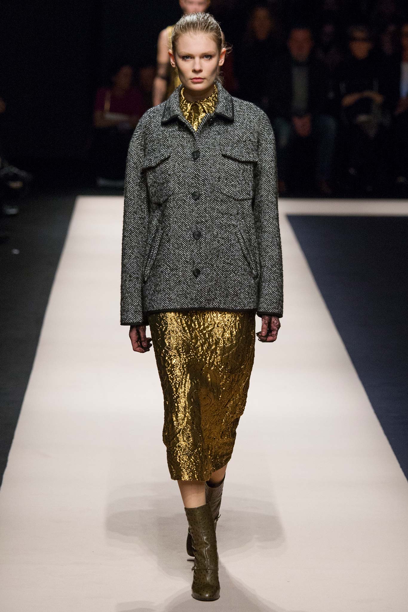No. 21 F/W 15 Look 2