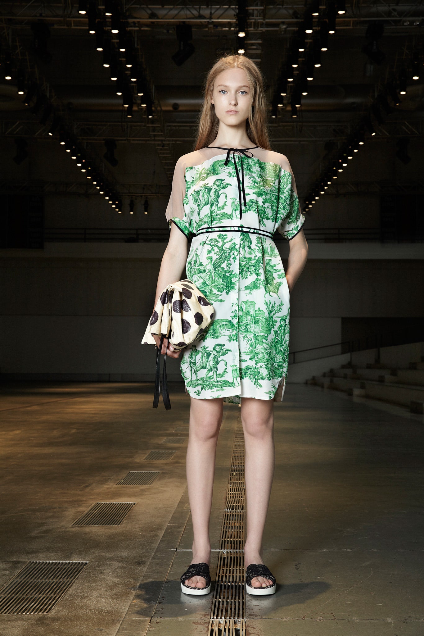 No. 21 Resort 14 Look 10