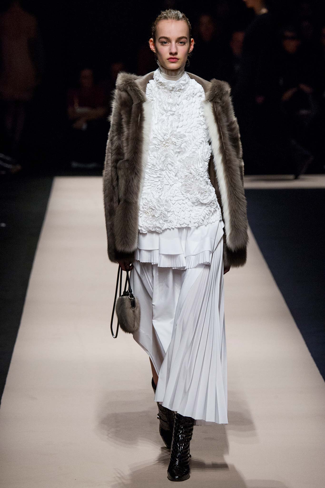 No. 21 F/W 15 Look 16