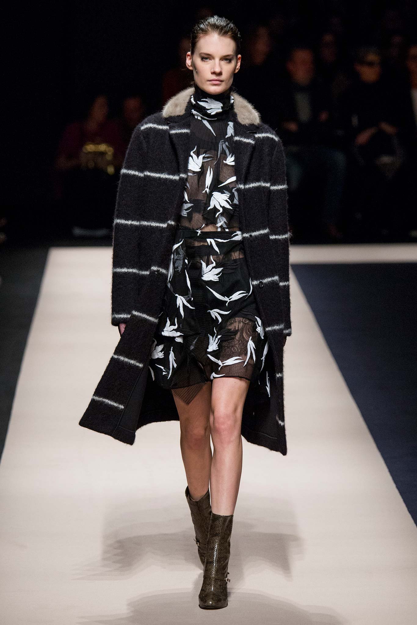 No. 21 F/W 15 Look 20