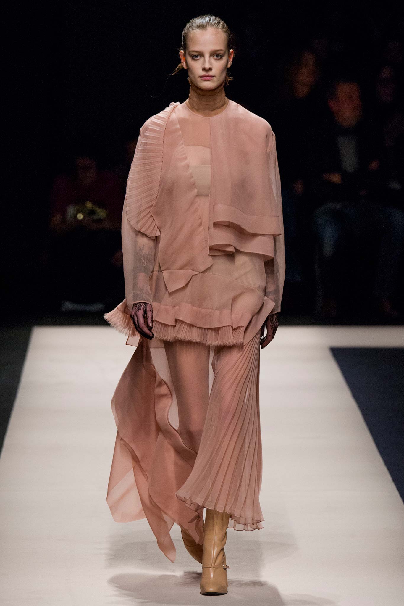 No. 21 F/W 15 Look 26