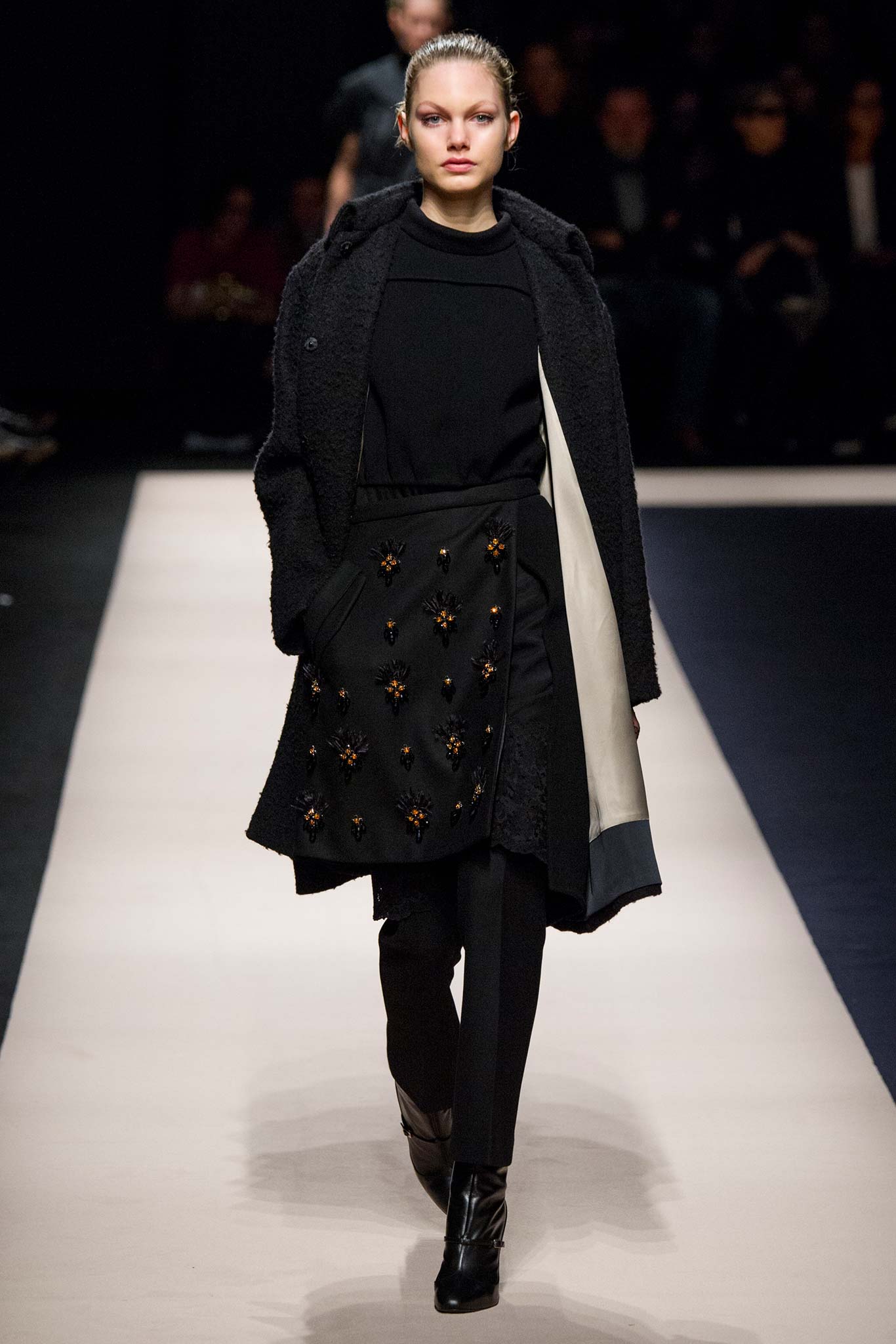 No. 21 F/W 15 Look 27
