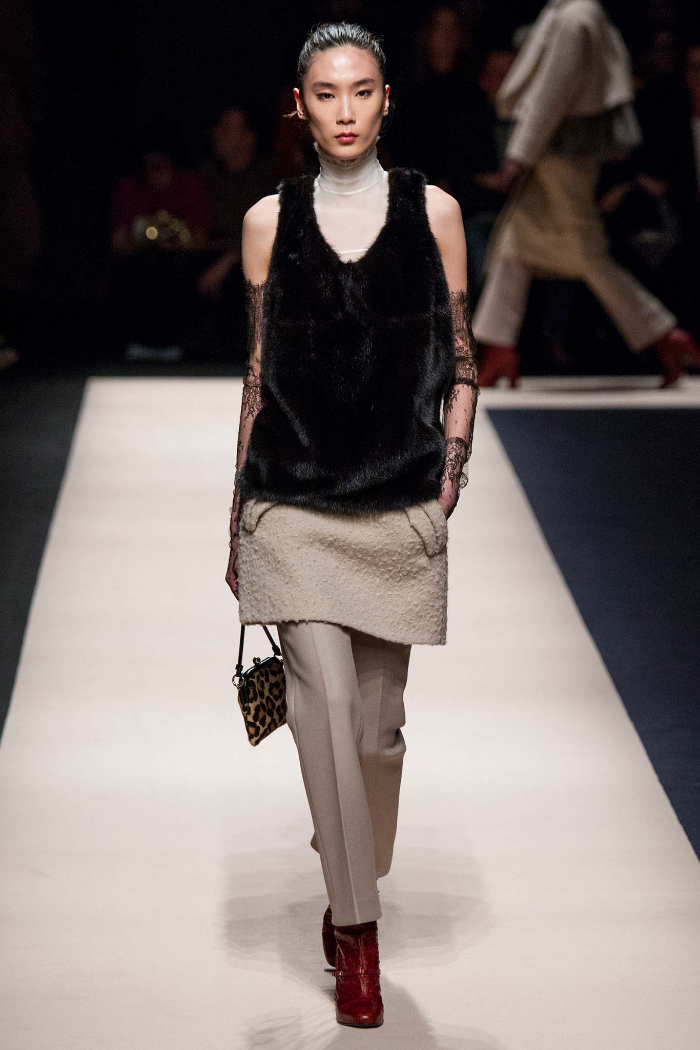 No. 21 F/W 15 Look 29