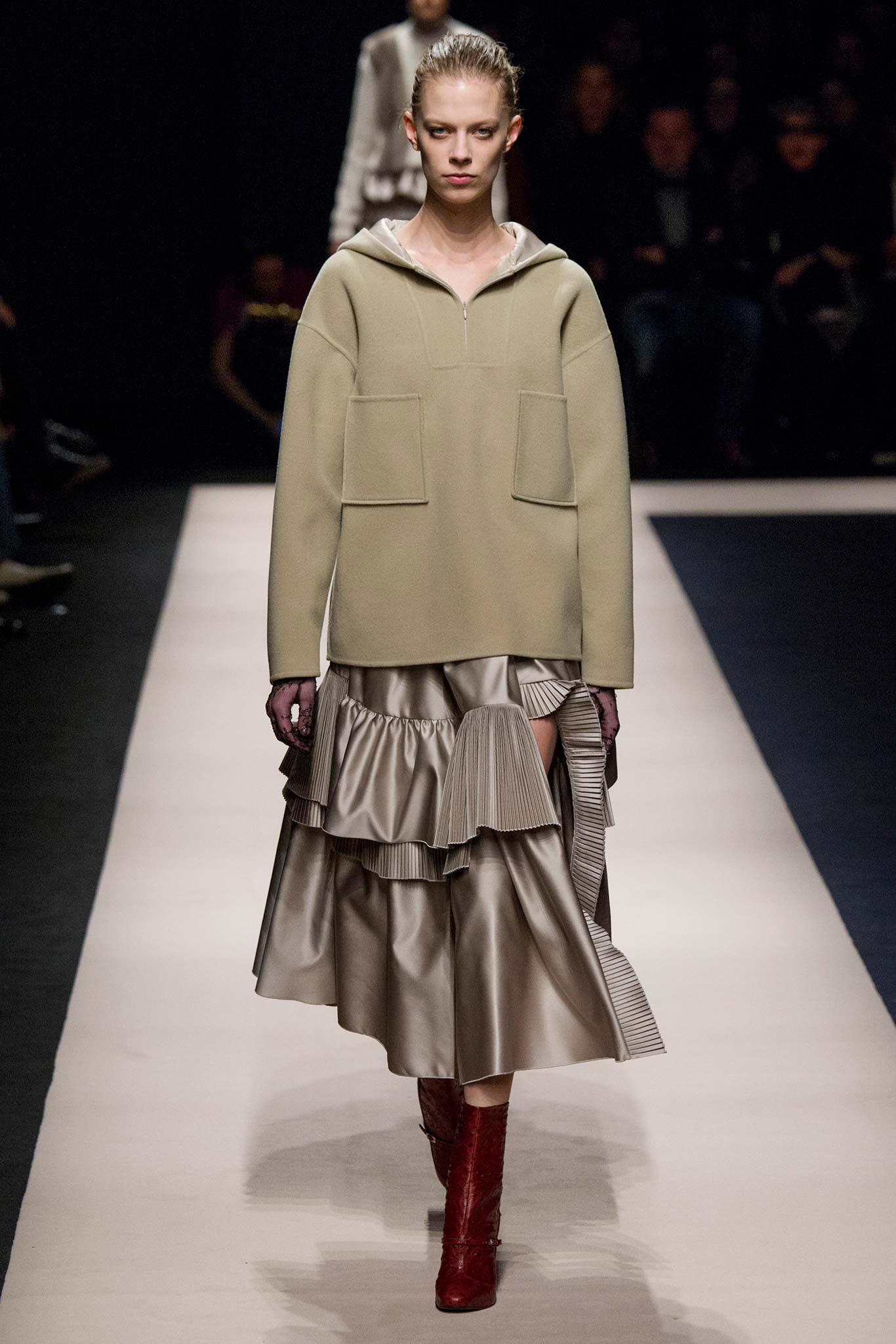 No. 21 F/W 15 Look 31