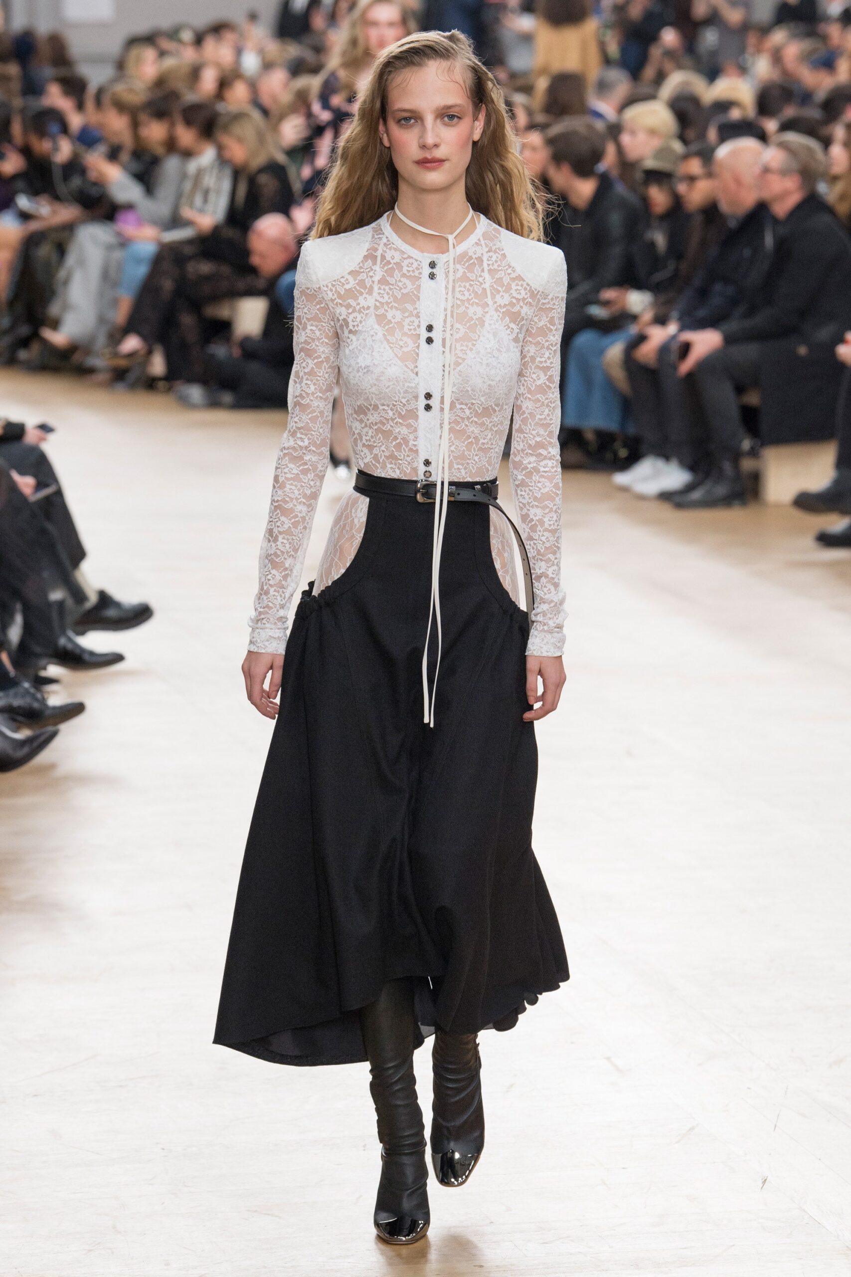 Nina Ricci F/W 17 Look 8