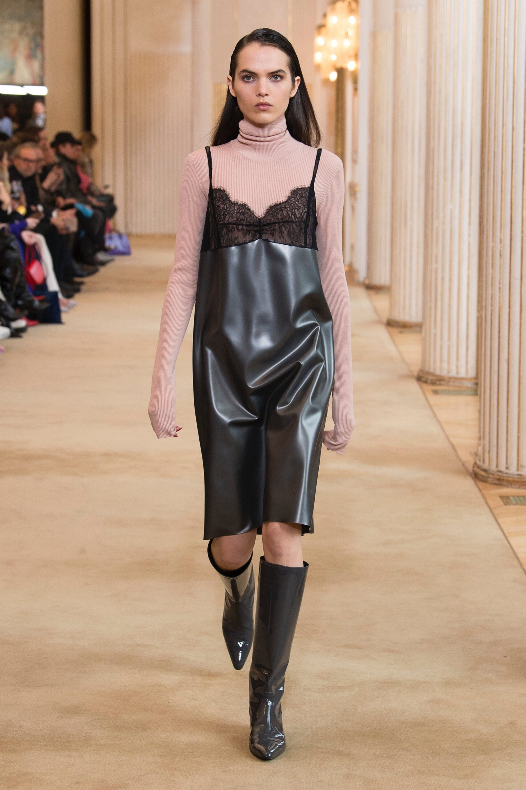 Nina Ricci F/W 18 Look 16