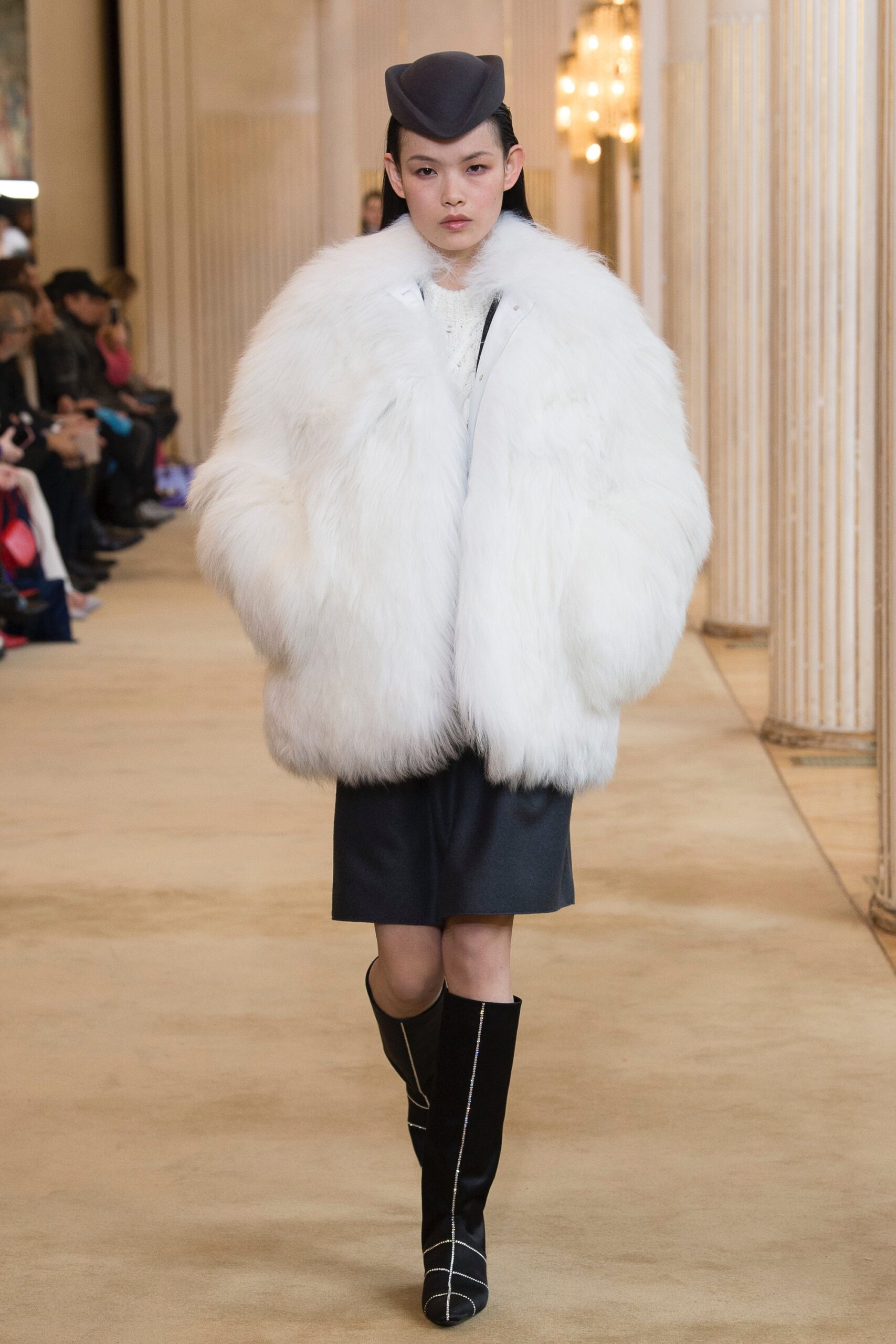 Nina Ricci F/W 18 Look 17