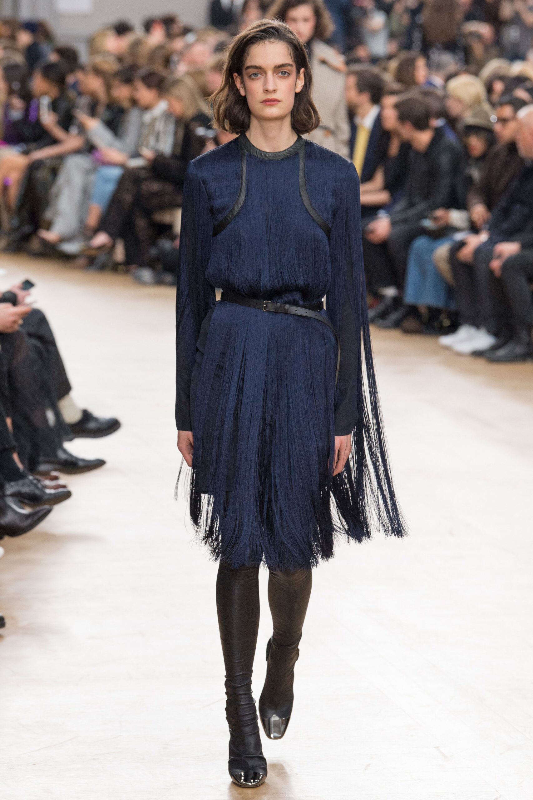 Nina Ricci F/W 17 Look 17