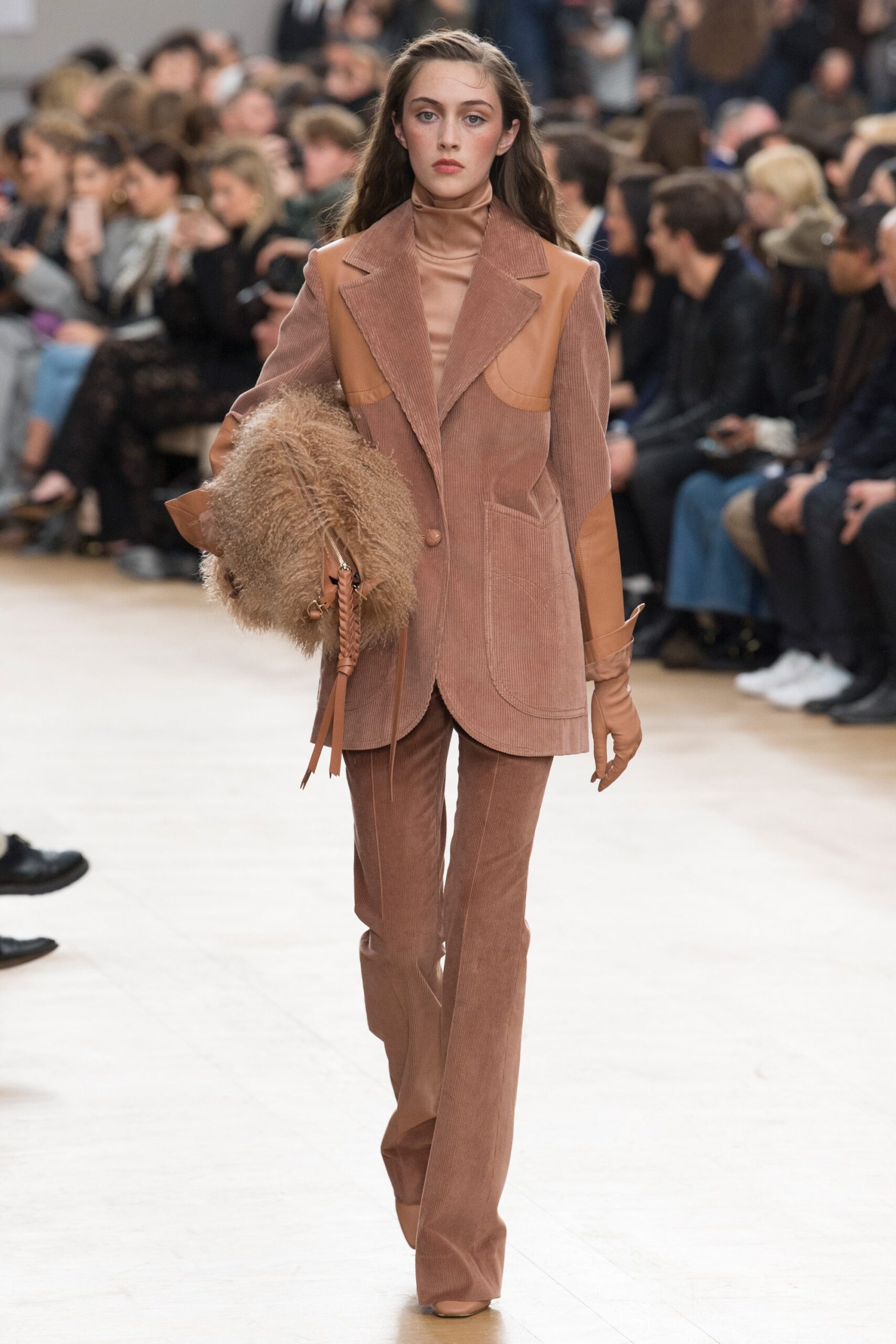 Nina Ricci F/W 17 Look 18