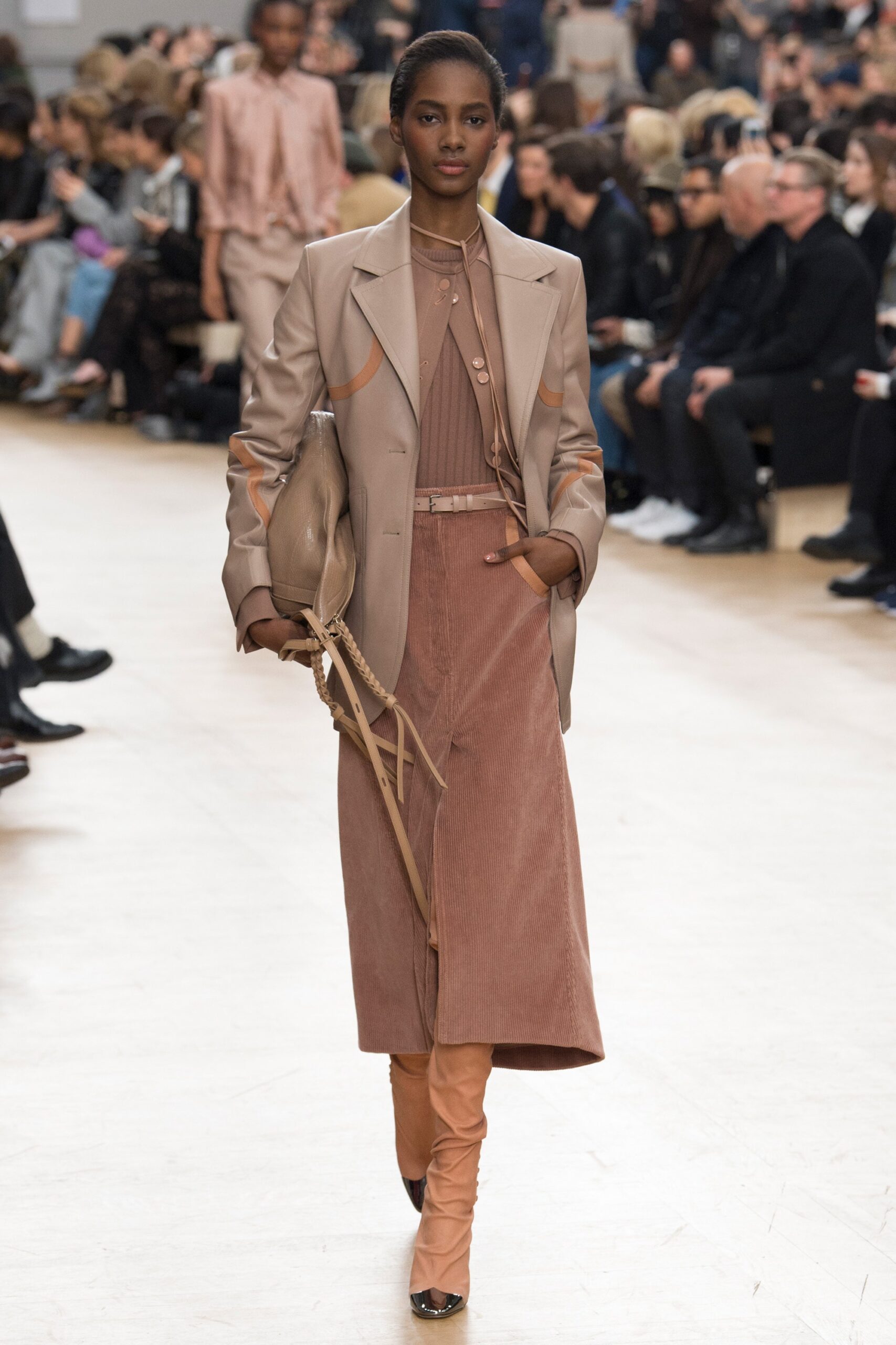Nina Ricci F/W 17 Look 21