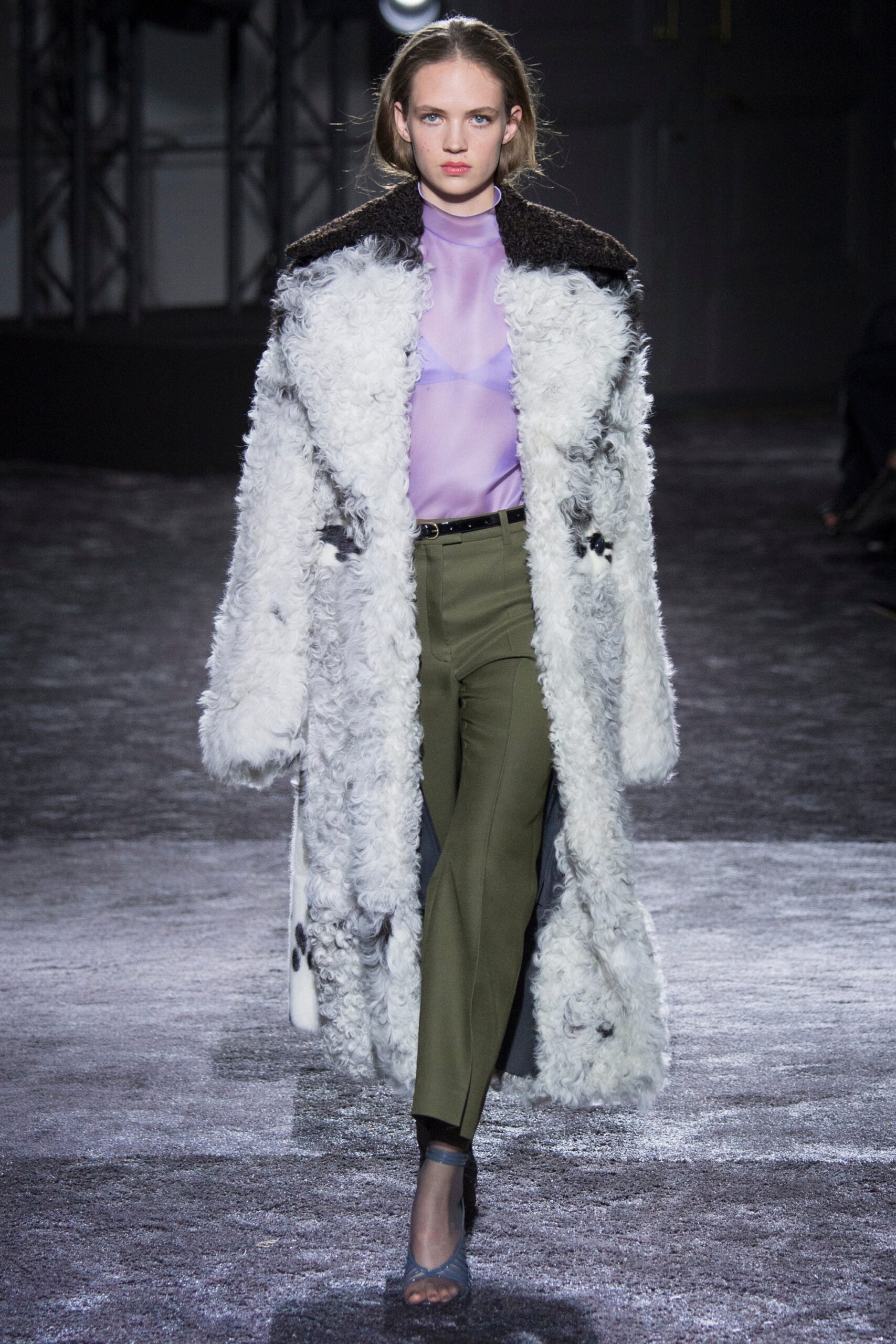 Nina Ricci F/W 16 Look 22