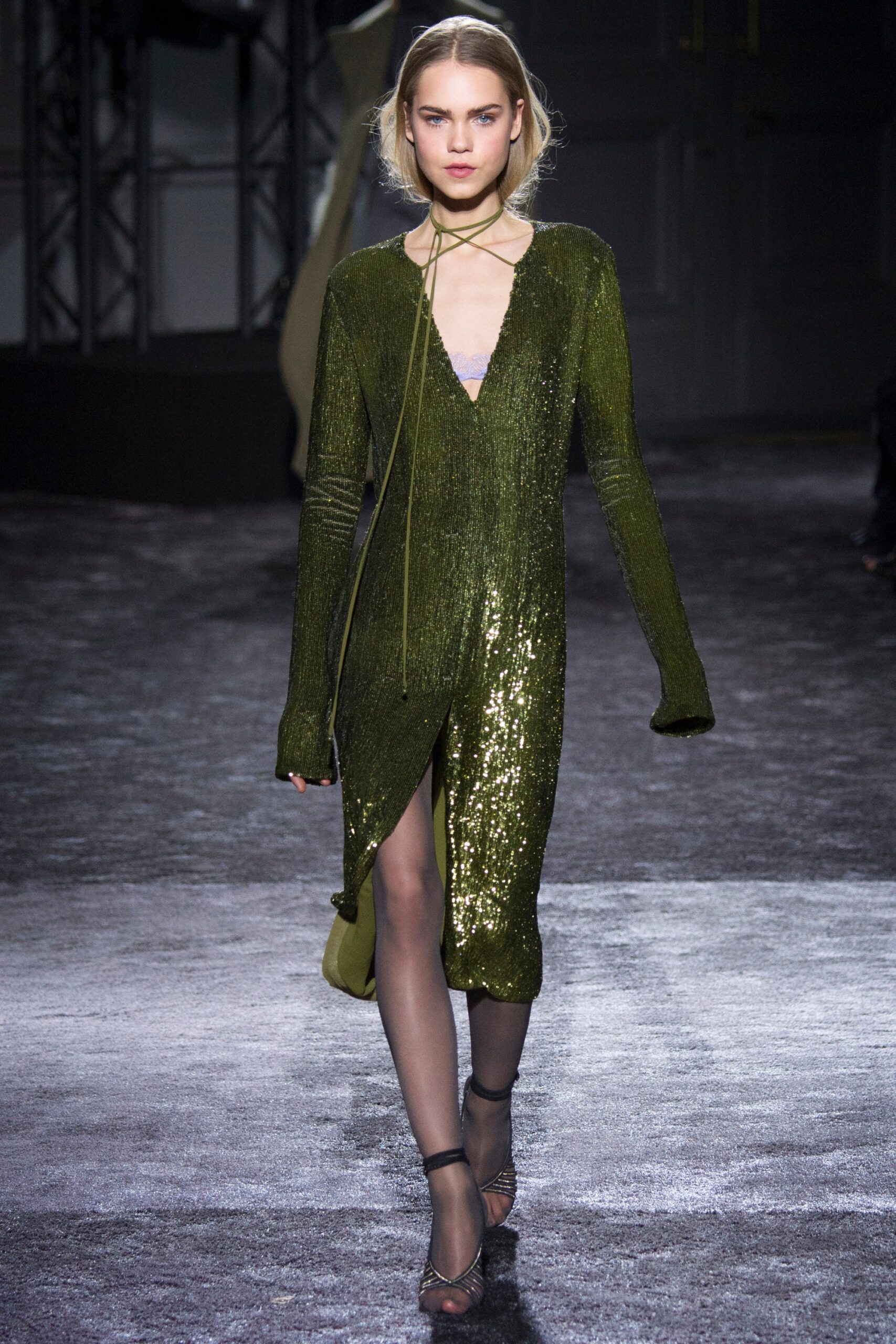 Nina Ricci F/W 16 Look 23