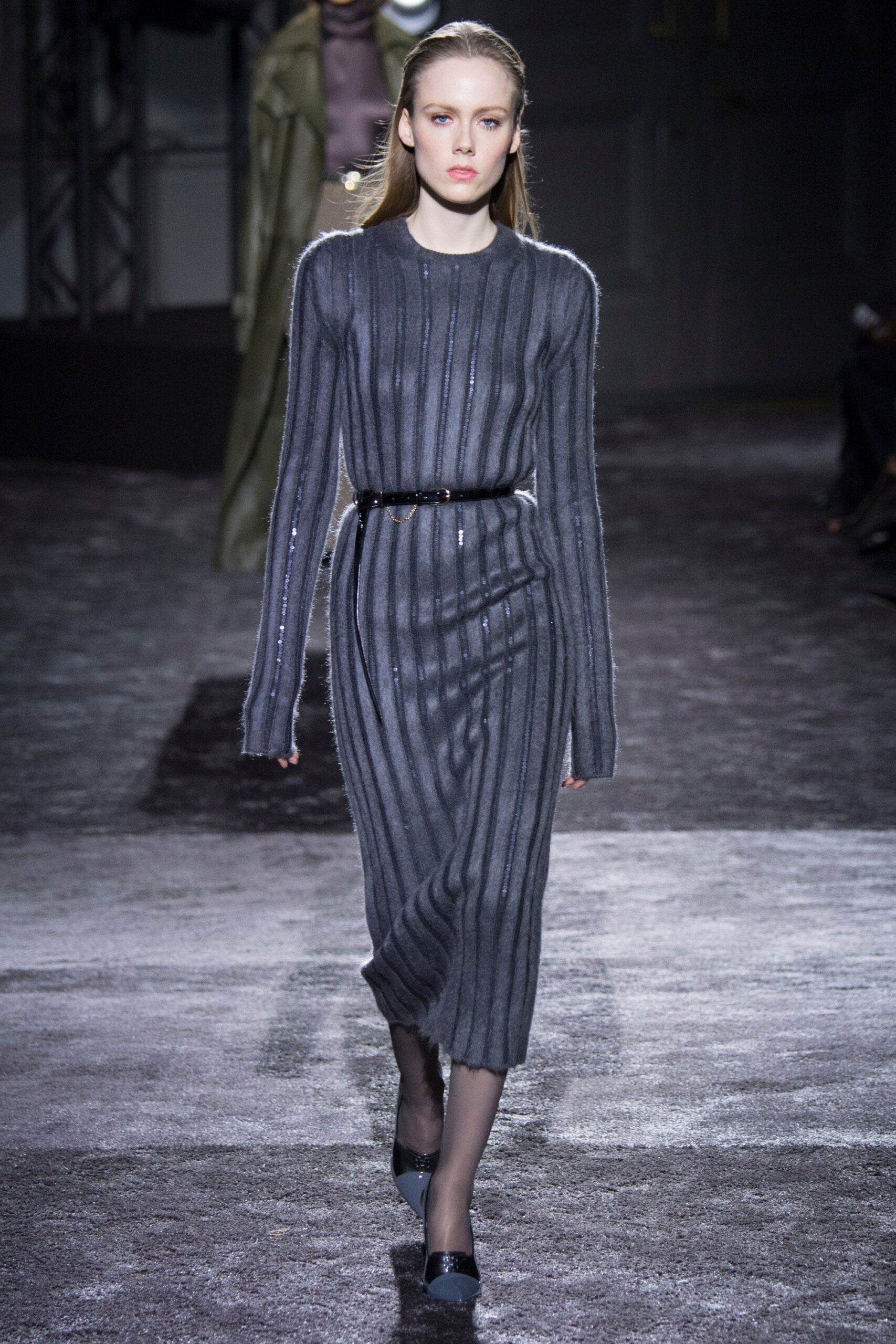 Nina Ricci F/W 16 Look 25