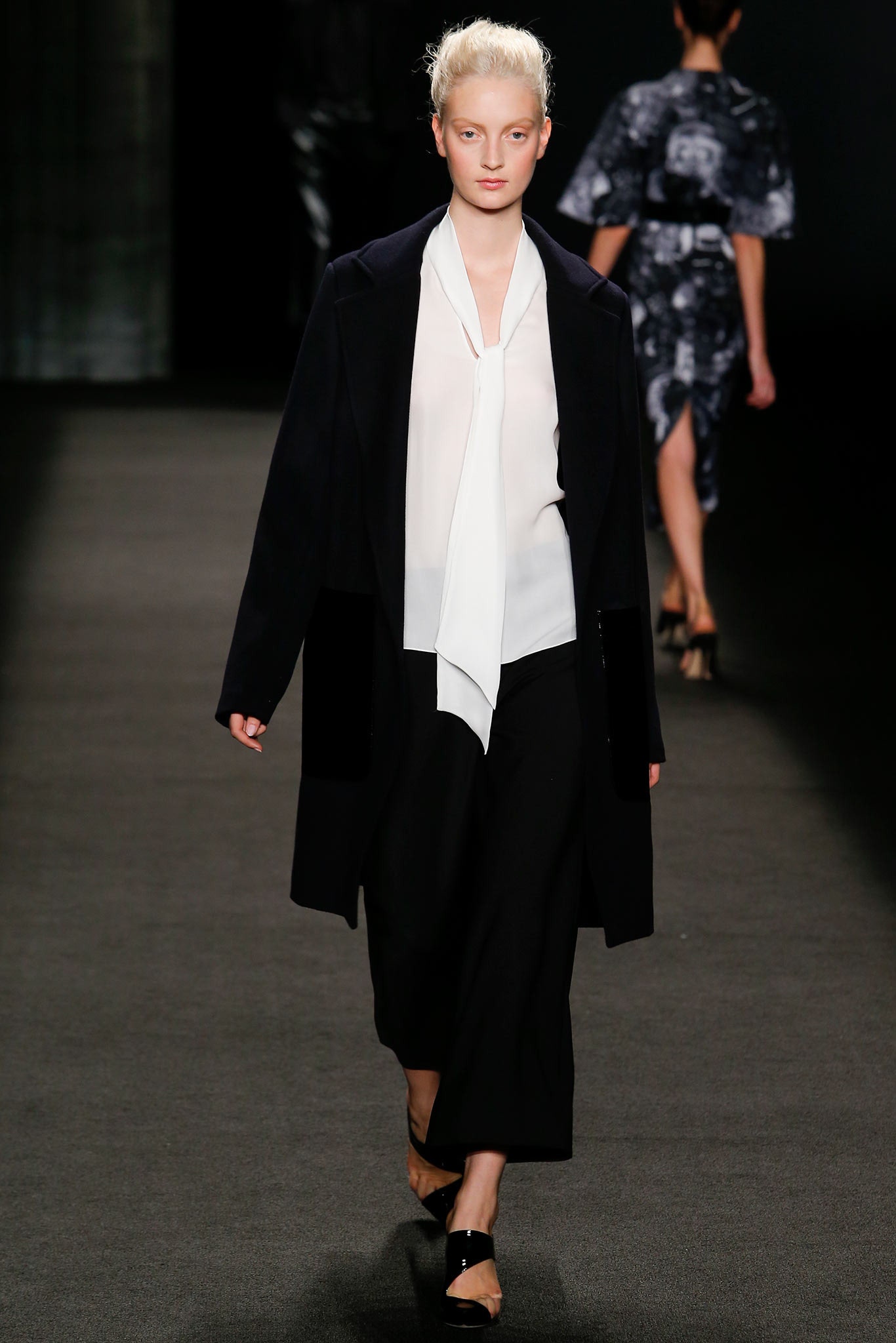 Monique Lhuillier F/W 14 Look 1
