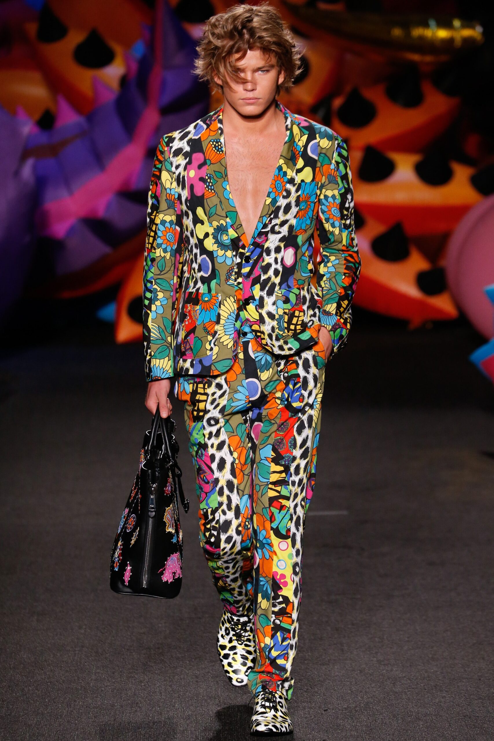 Moschino S/S 17 Menswear Look 16