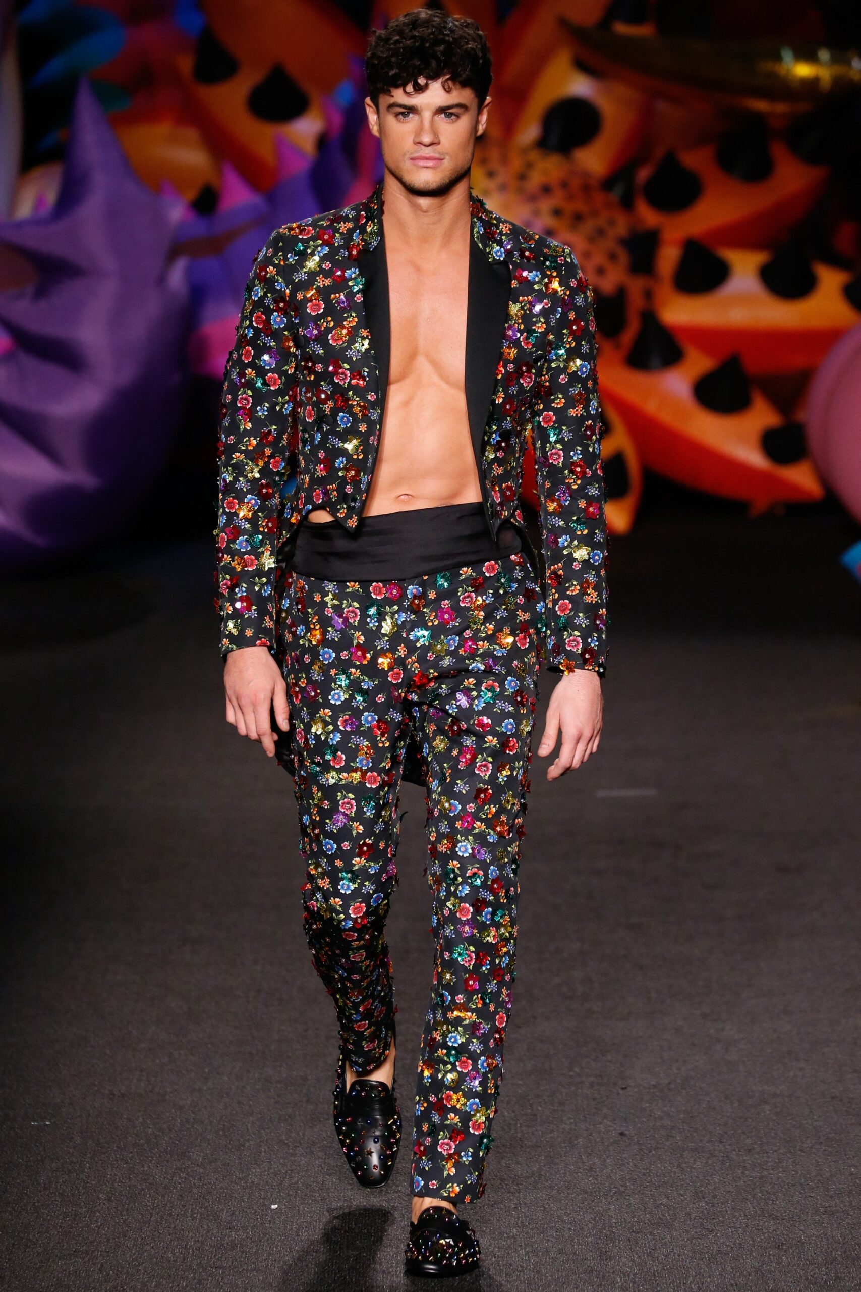 Moschino S/S 17 Menswear Look 24