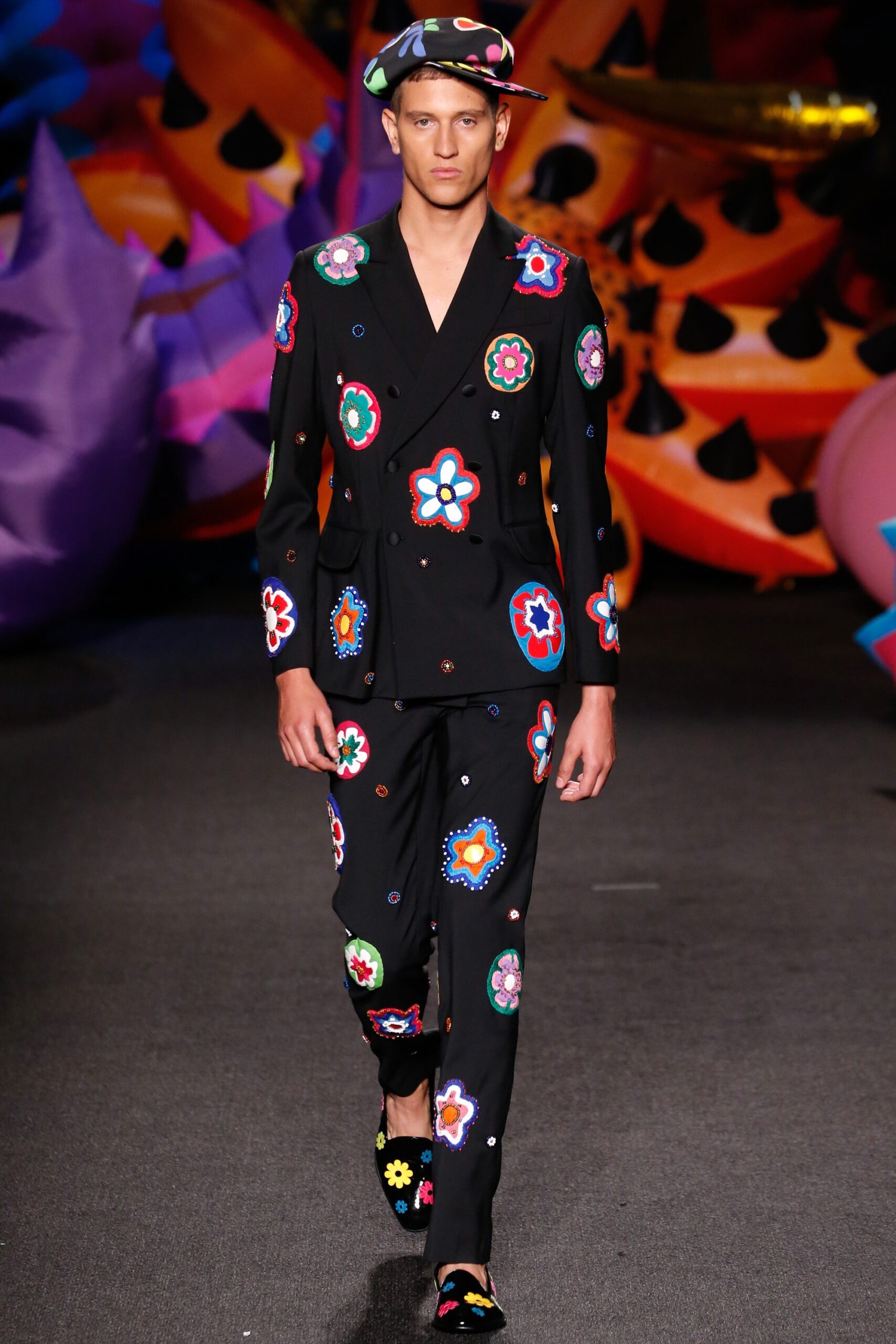 Moschino S/S 17 Menswear Look 26