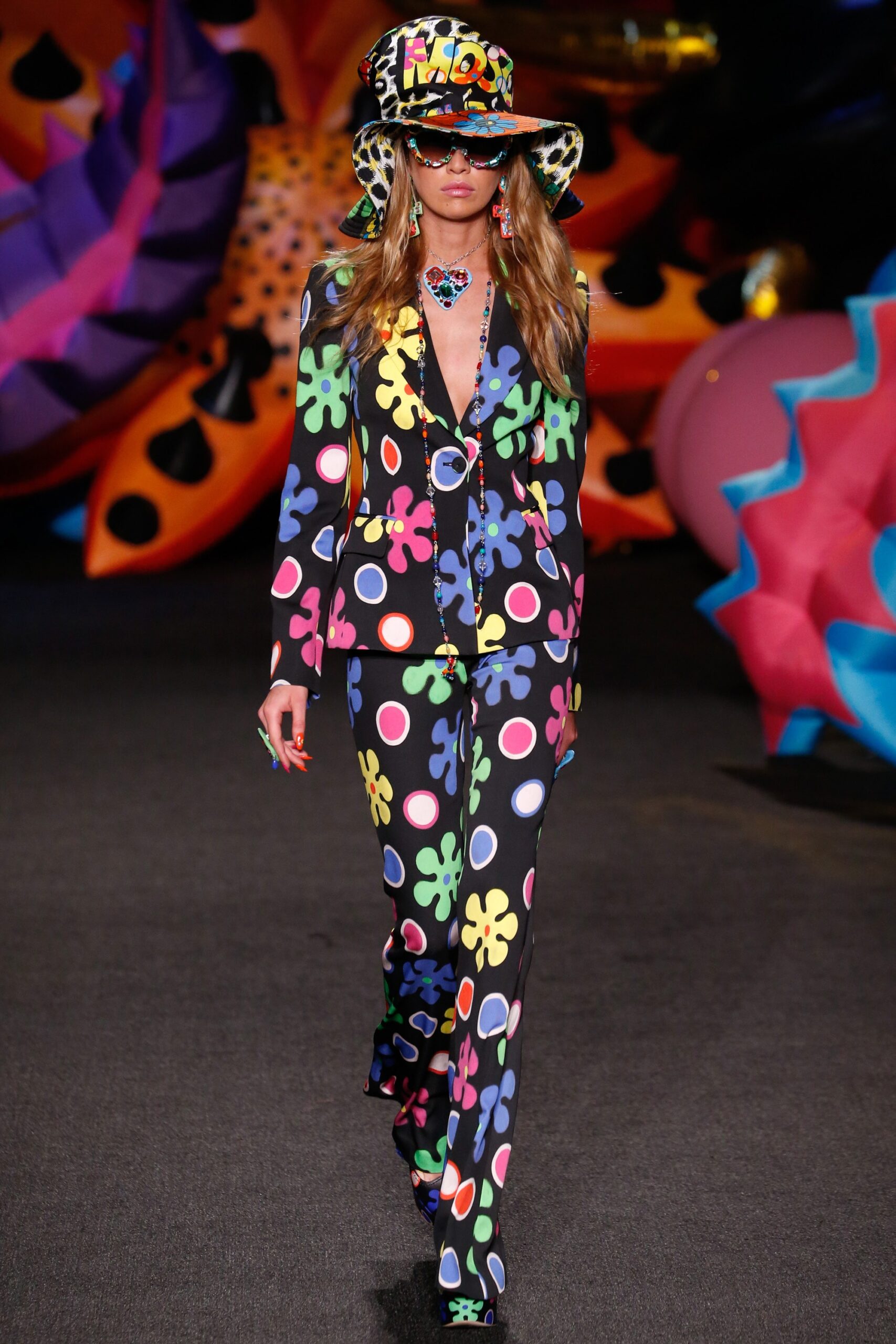 Moschino S/S 17 Menswear Look 30