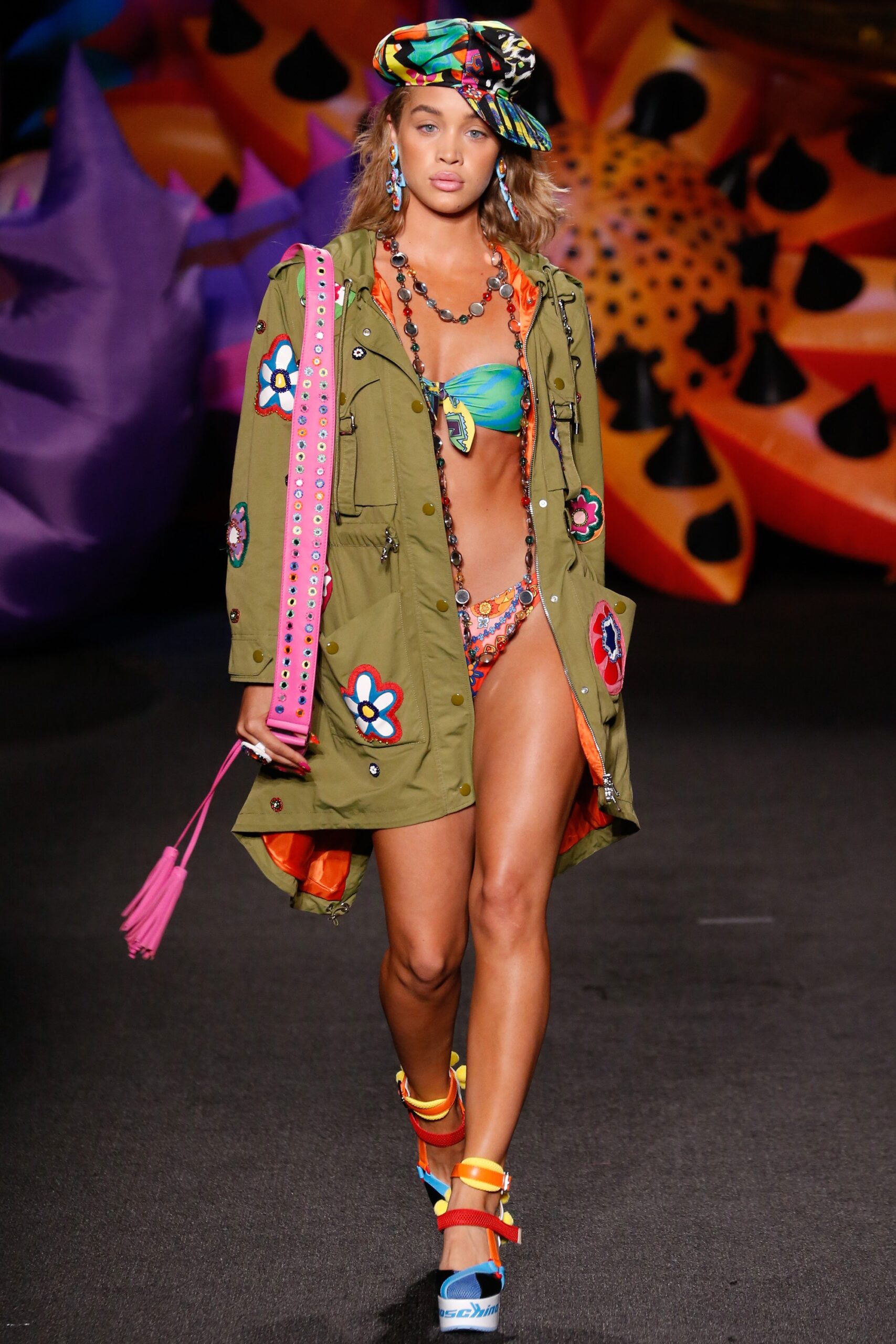 Moschino S/S 17 Menswear Look 37