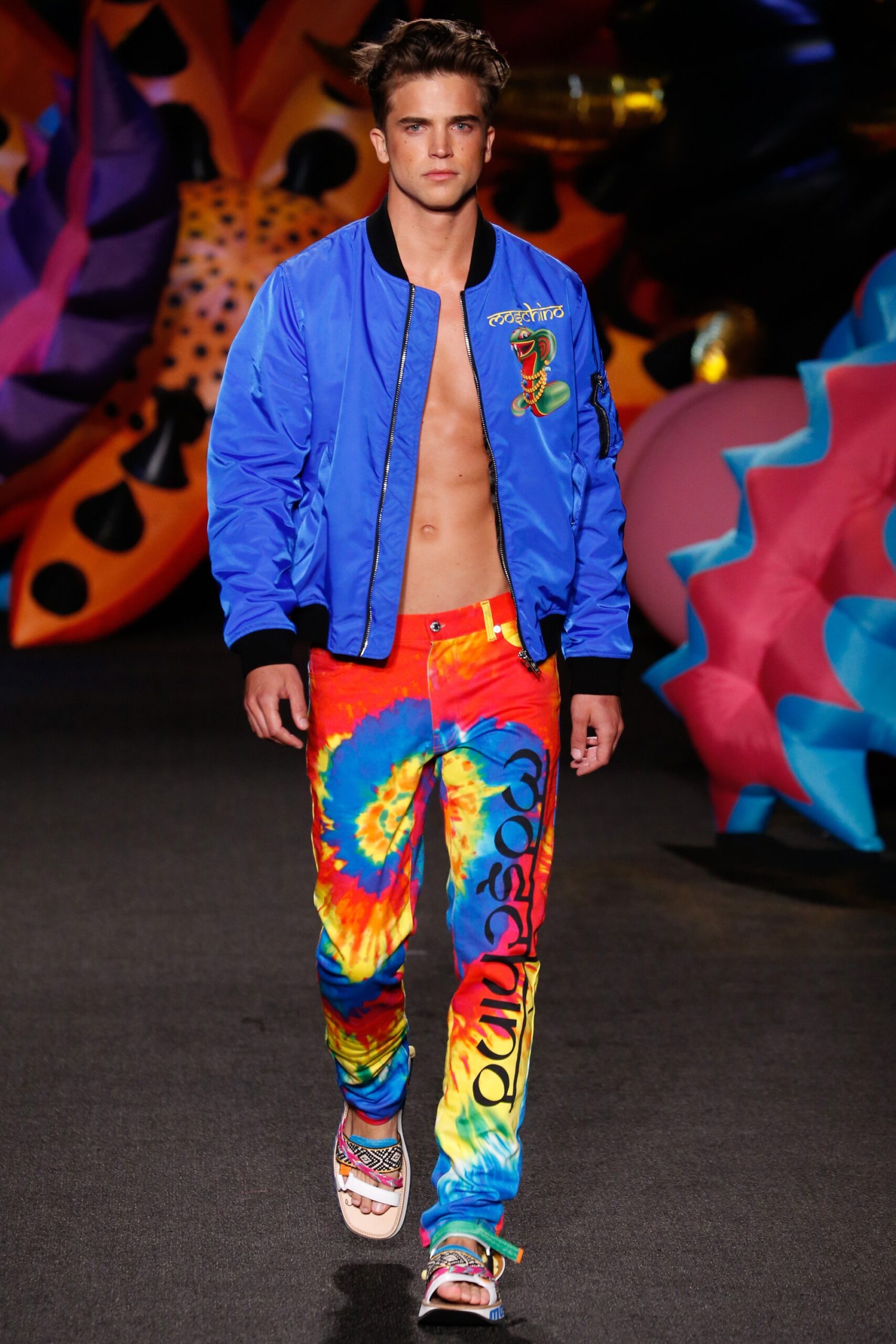 Moschino S/S 17 Menswear Look 45