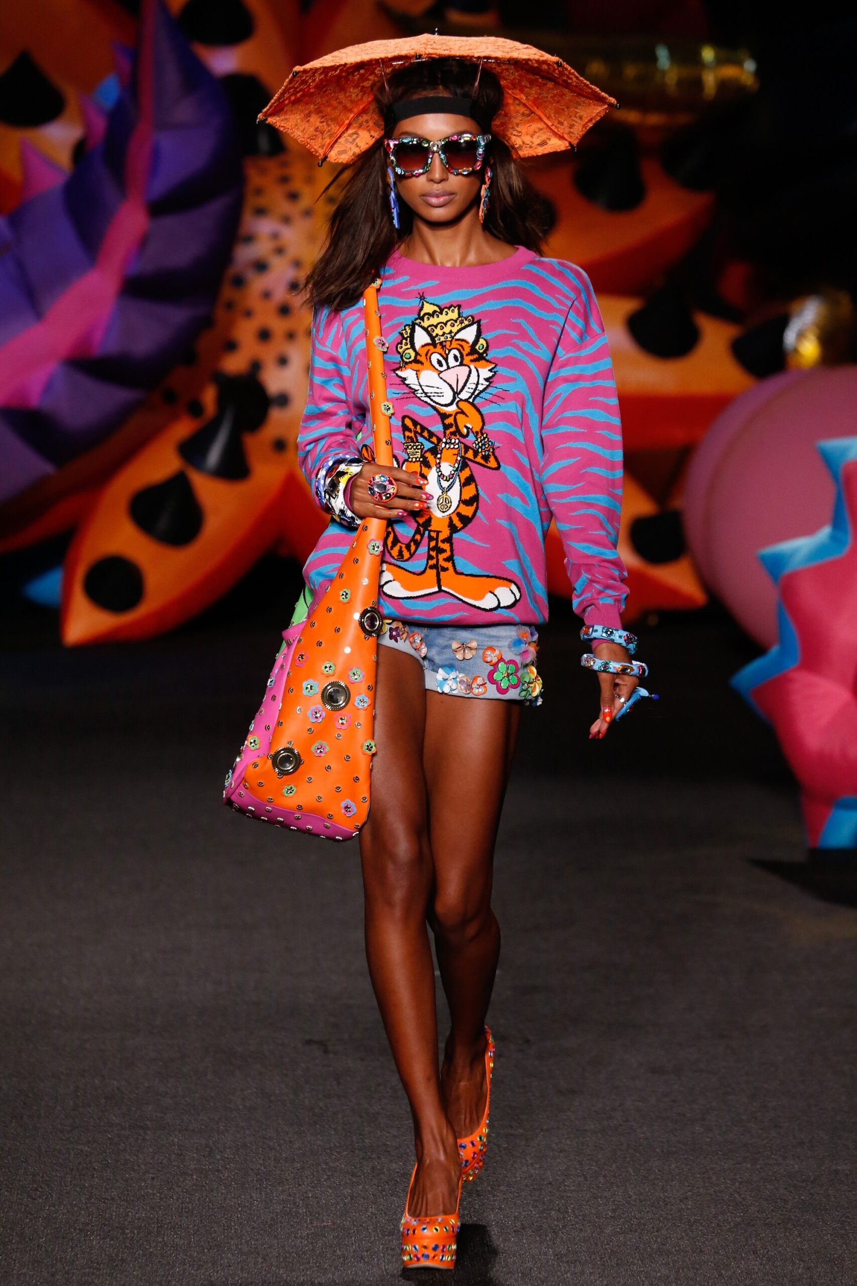 Moschino S/S 17 Menswear Look 57