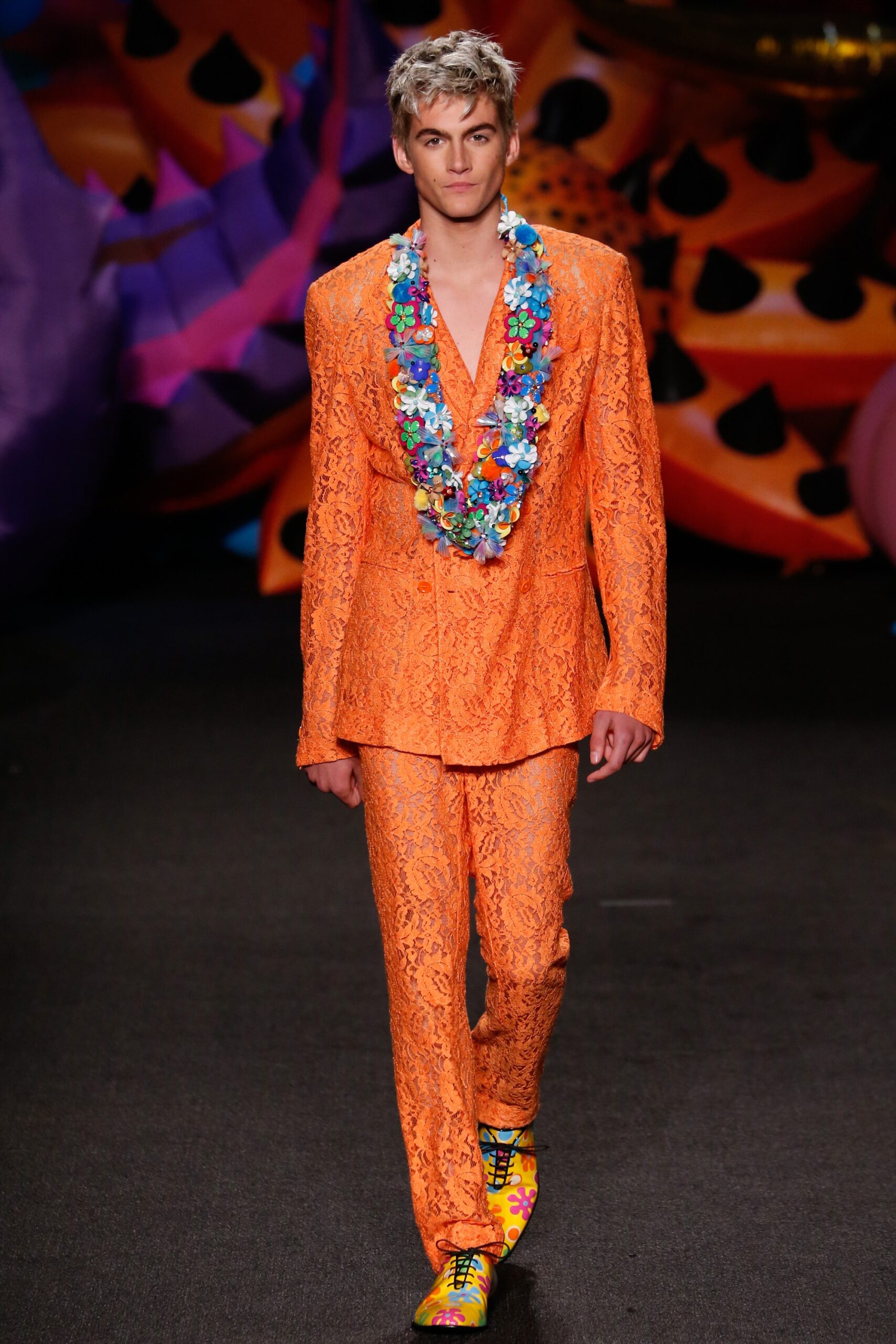 Moschino S/S 17 Menswear Look 58