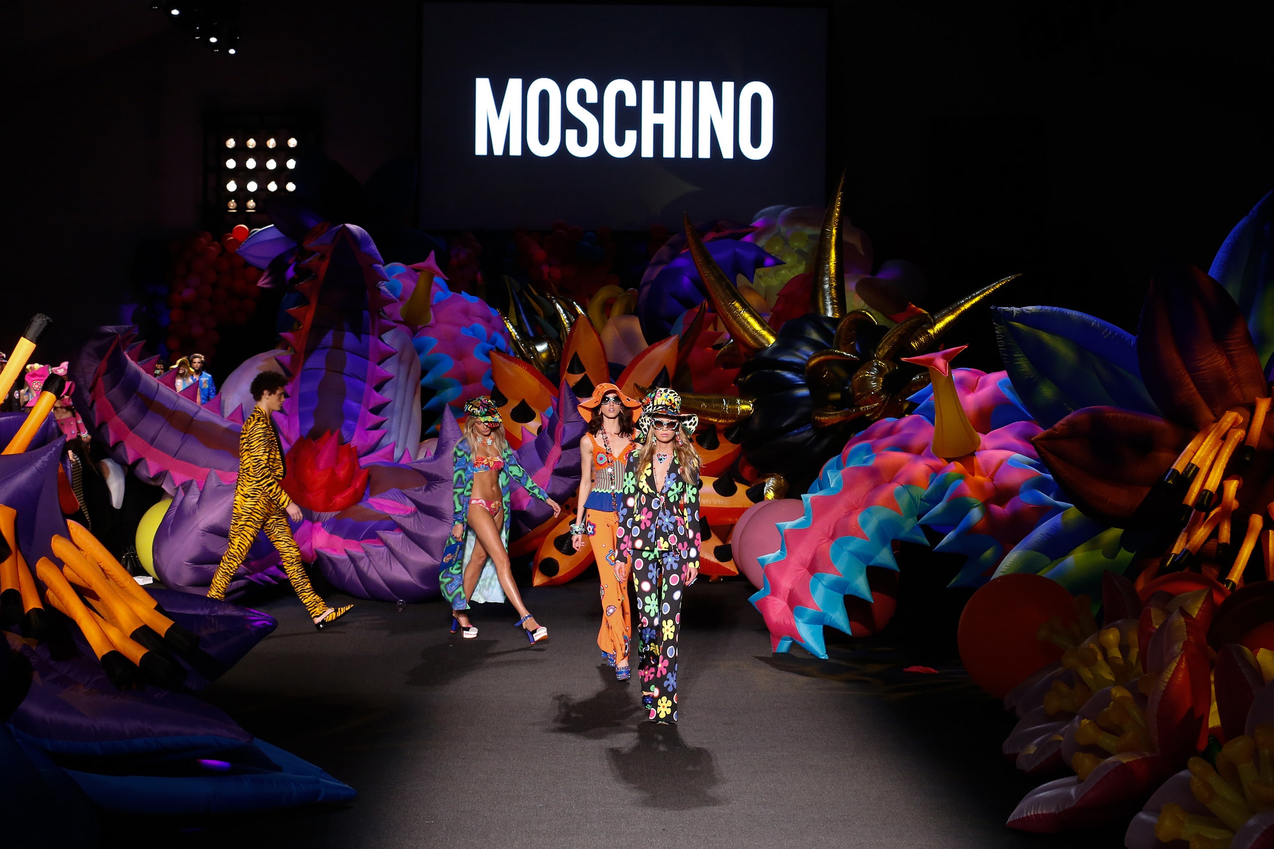Moschino S/S 17 Menswear Look 64