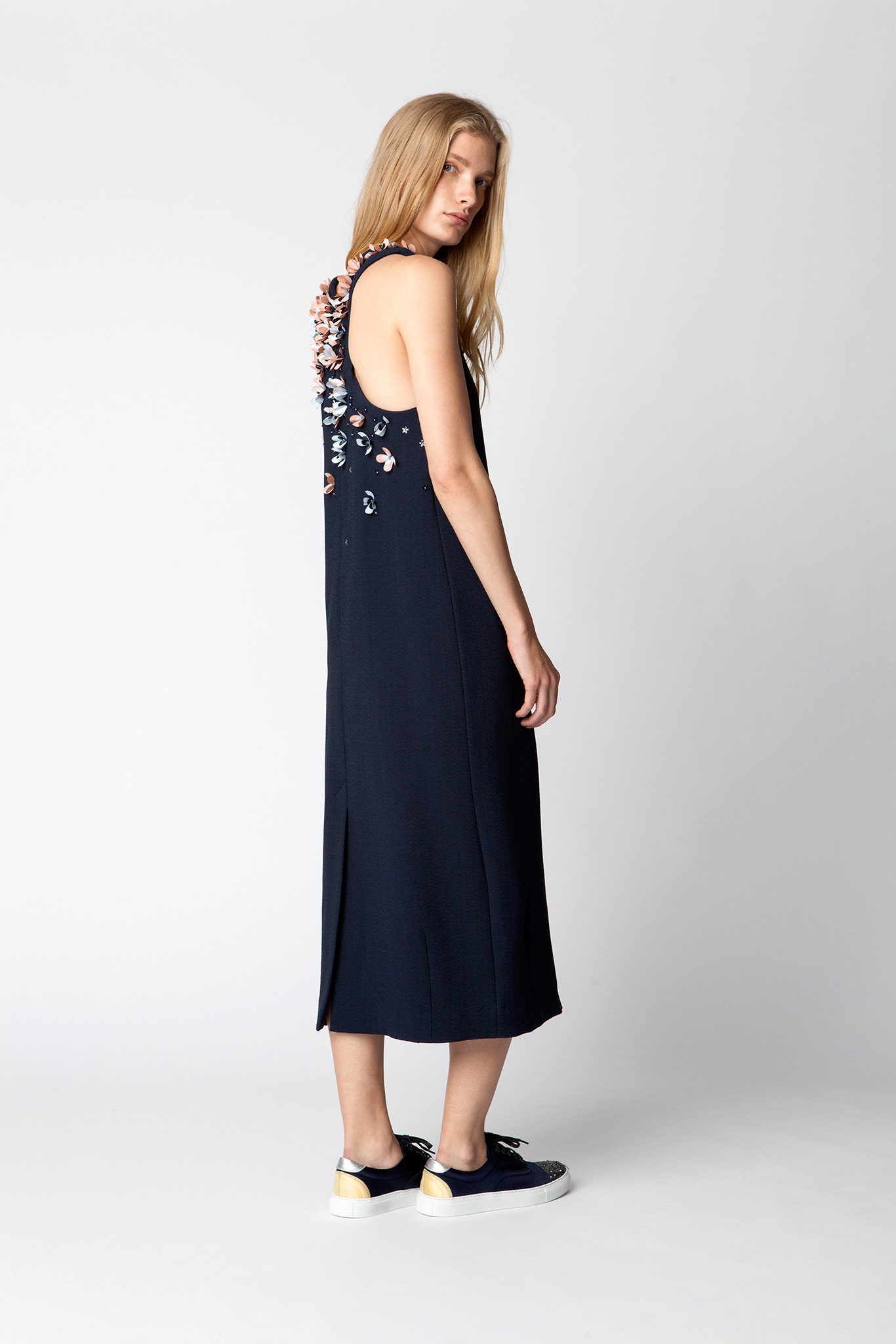 Mother of Pearl Resort 15 Look 5