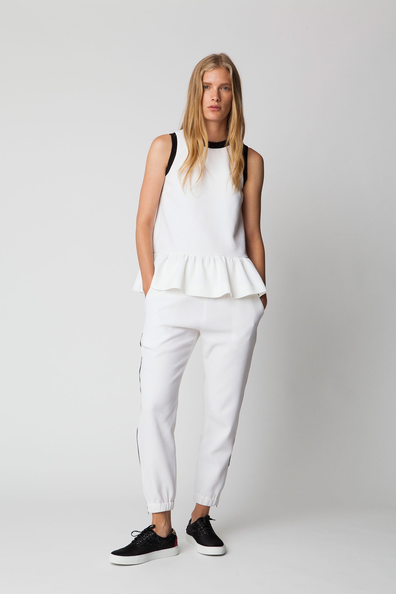 Mother of Pearl Resort 15 Look 18