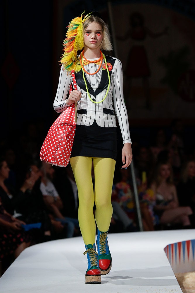 Moschino S/S 19 Menswear Look 6