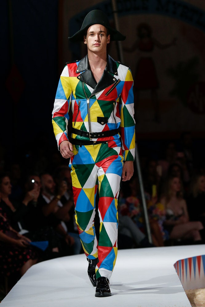 Moschino S/S 19 Menswear Look 10