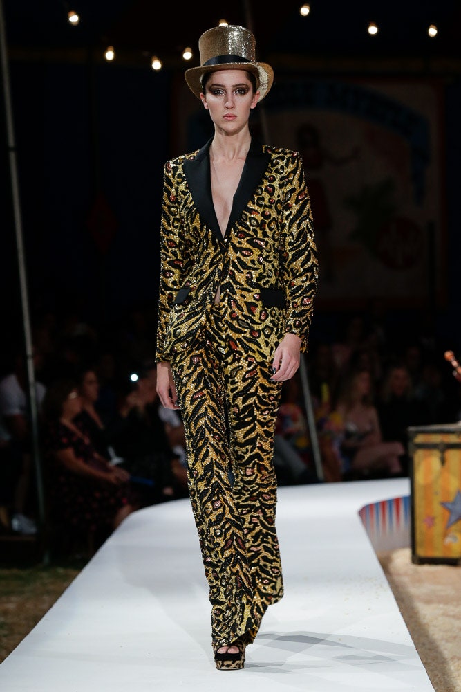 Moschino S/S 19 Menswear Look 13