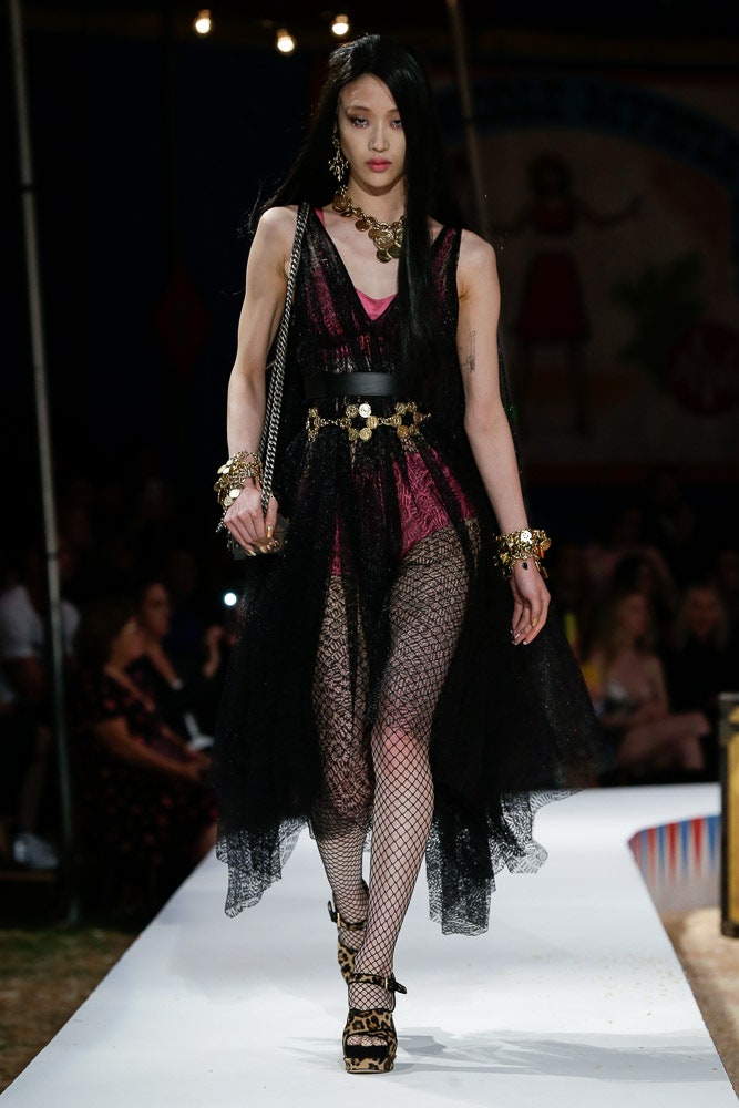 Moschino S/S 19 Menswear Look 15