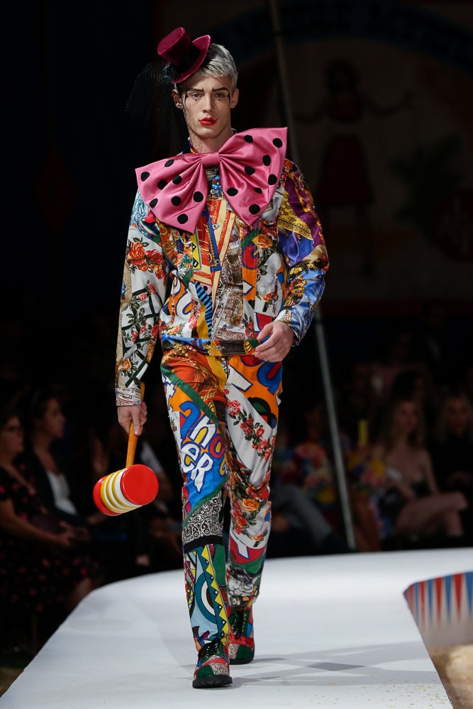 Moschino S/S 19 Menswear Look 19