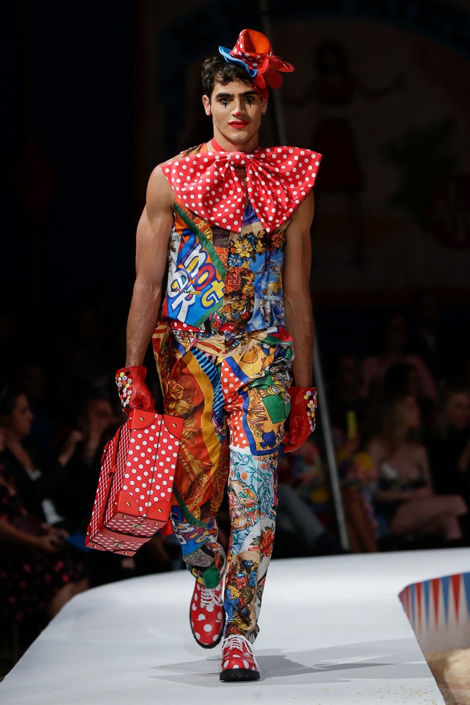 Moschino S/S 19 Menswear Look 22