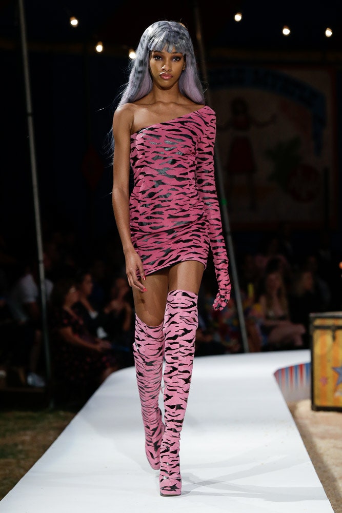 Moschino S/S 19 Menswear Look 30