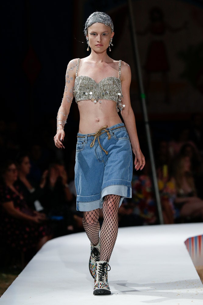 Moschino S/S 19 Menswear Look 32