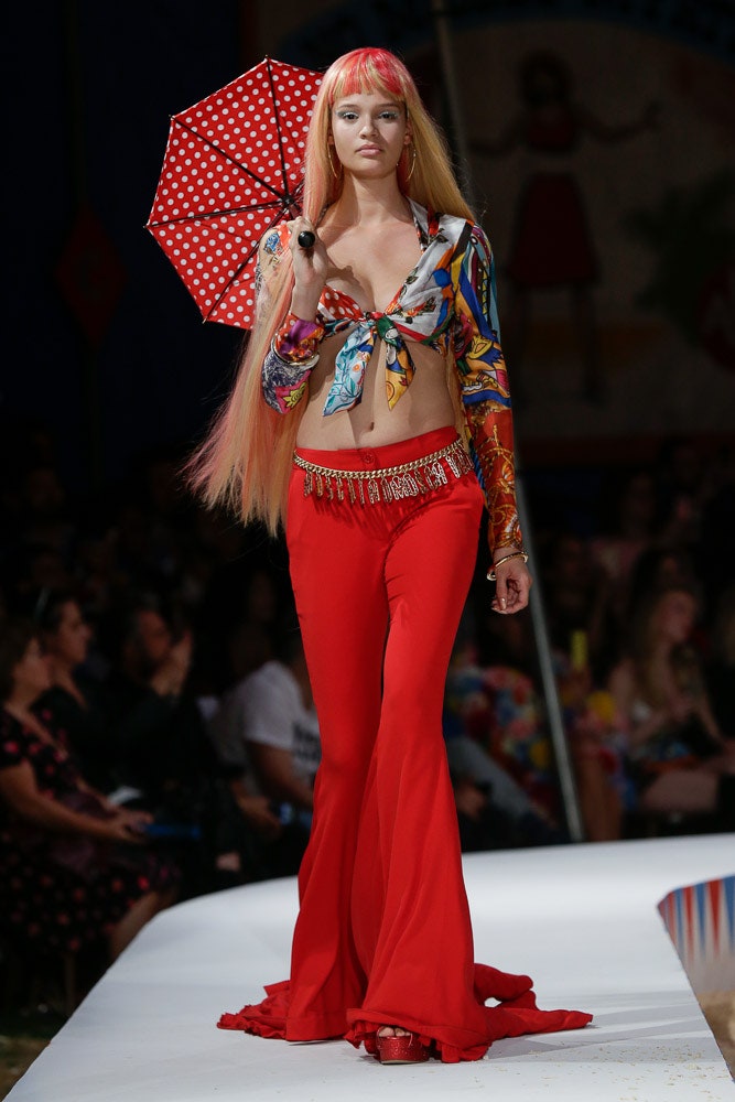 Moschino S/S 19 Menswear Look 48